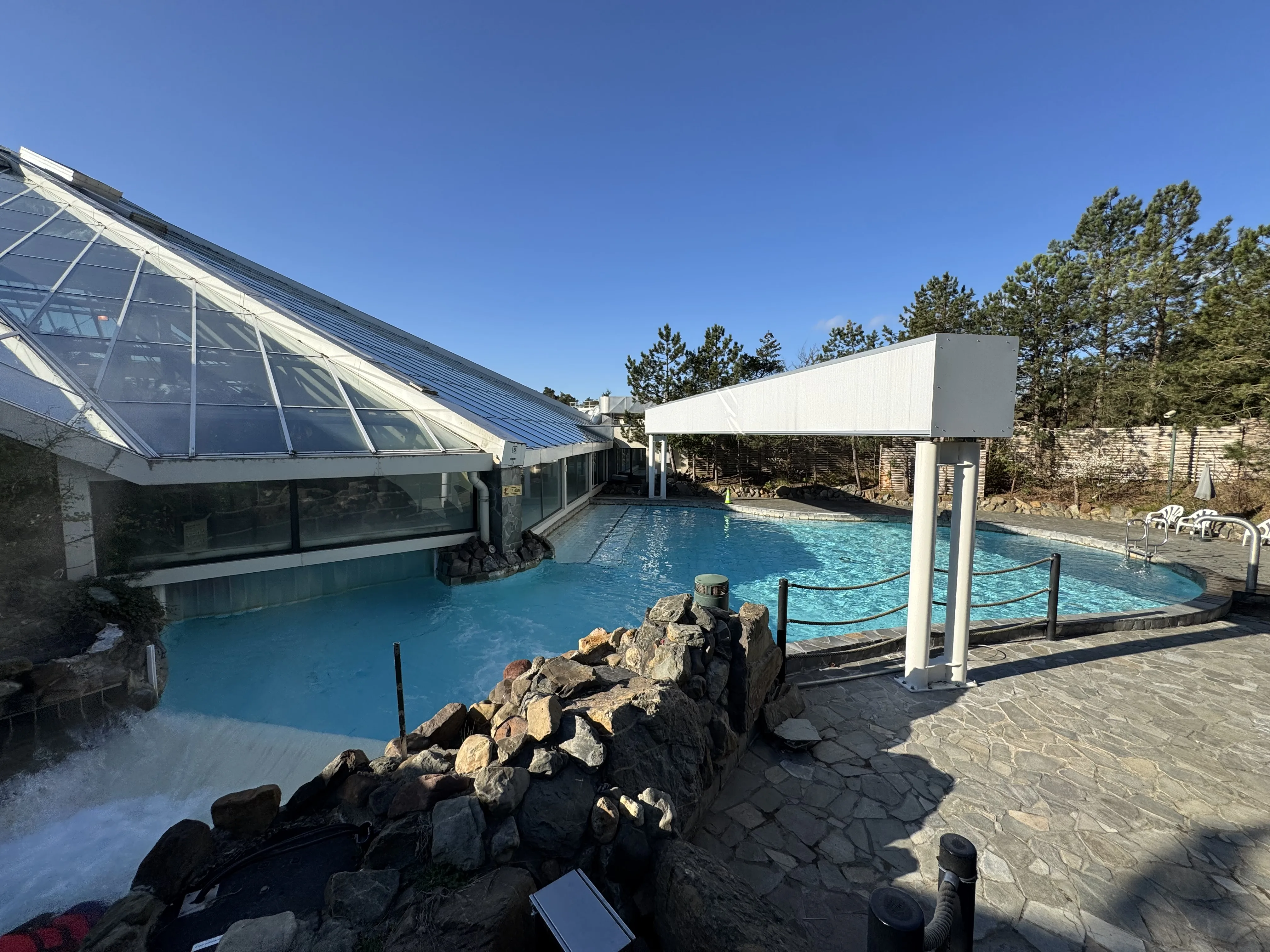 Das beheizte Außenbecken des Aqua Mundo