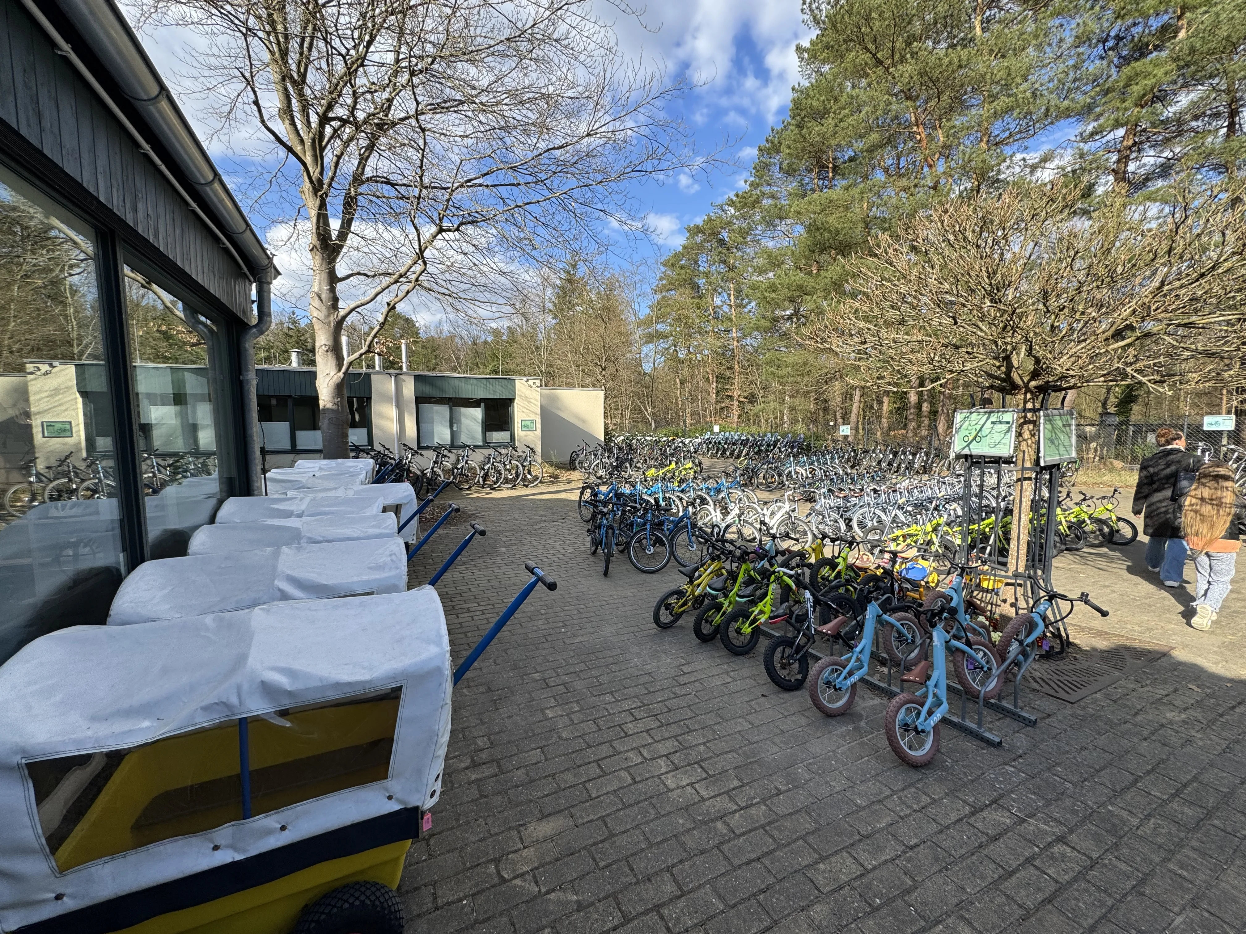 Cycle Center mit Bollerwagen – perfekt für große Familien