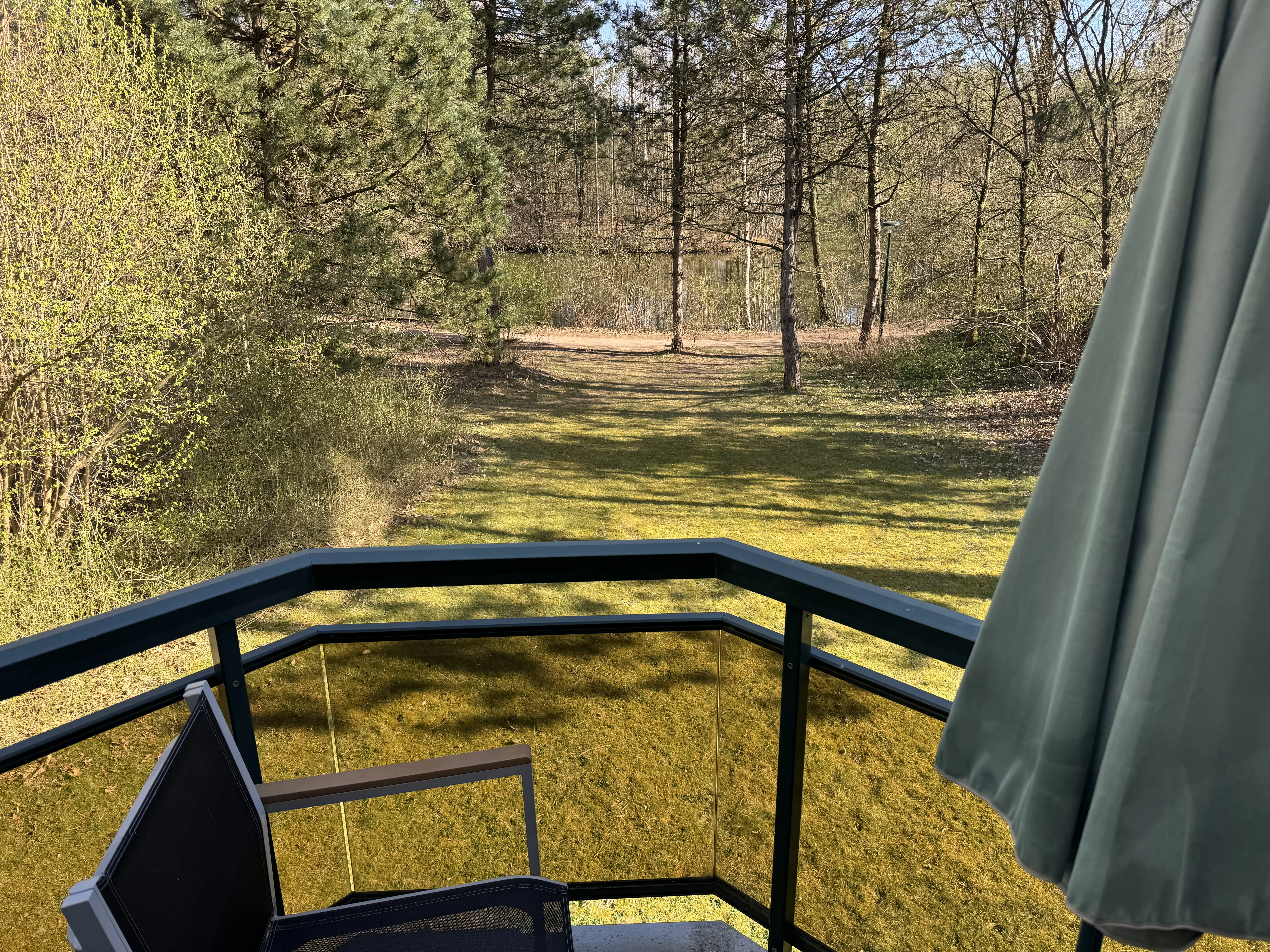 Hotelzimmer Balkonblick