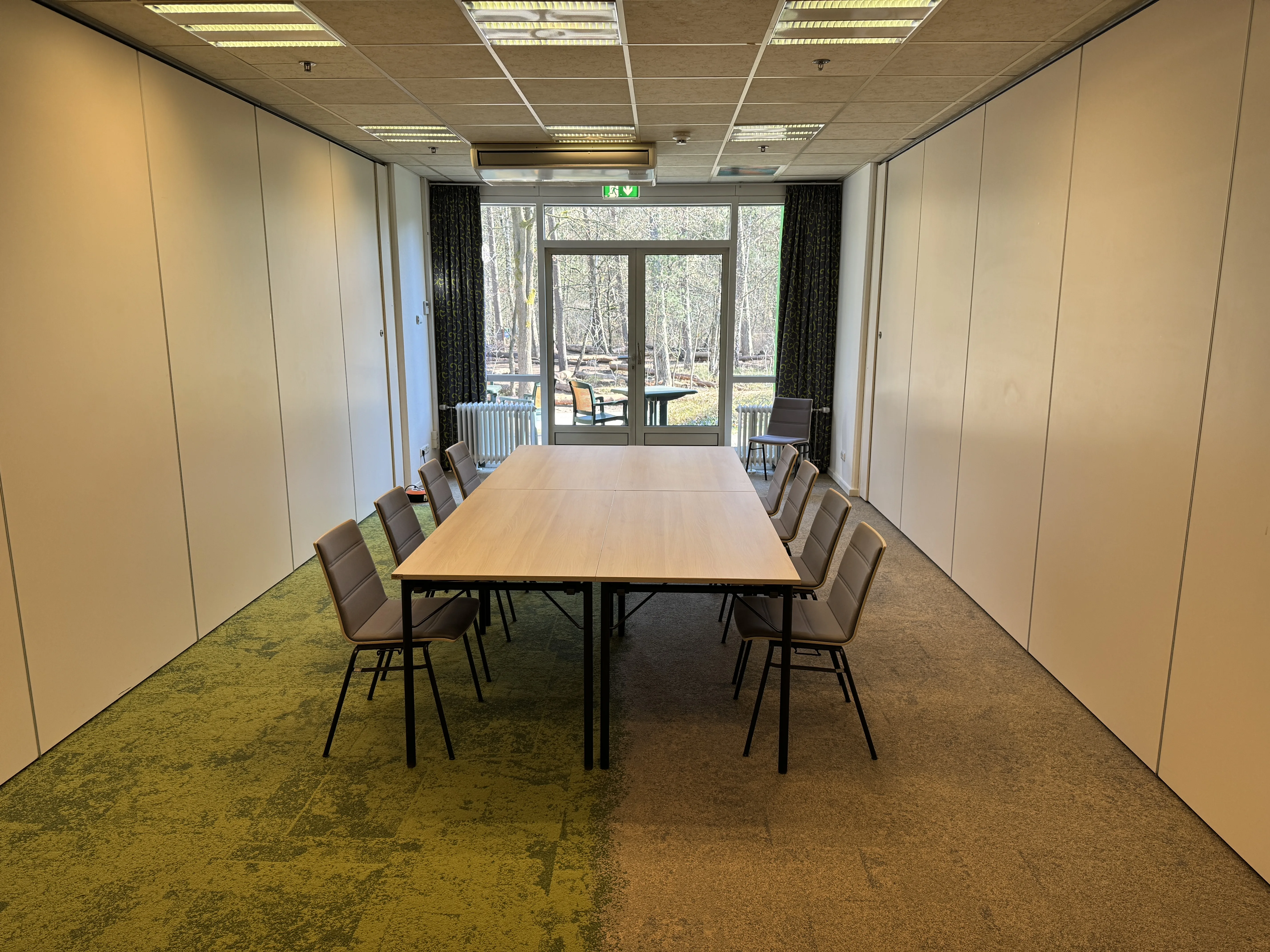 Noch kleinerer Raum im Business Center – für intime Besprechungen