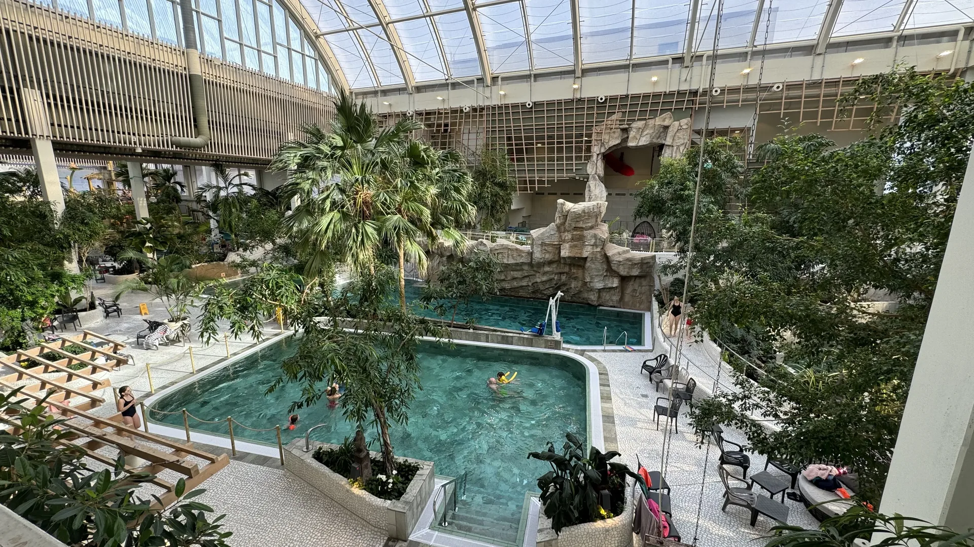 Aqua Mundo im Center Parcs Park Allgäu von oben - eines der größten Center Parcs Schwimmbäder