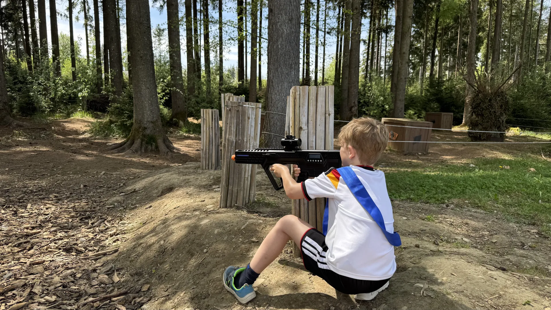 Unsere Familie beim Laser Battle im Park Allgäu