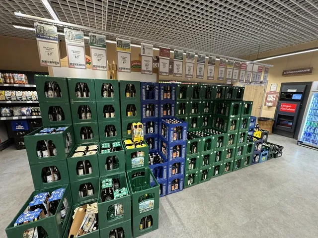 Mehrweg-Kästen mit lokalen Allgäuer Bieren im Nahkauf