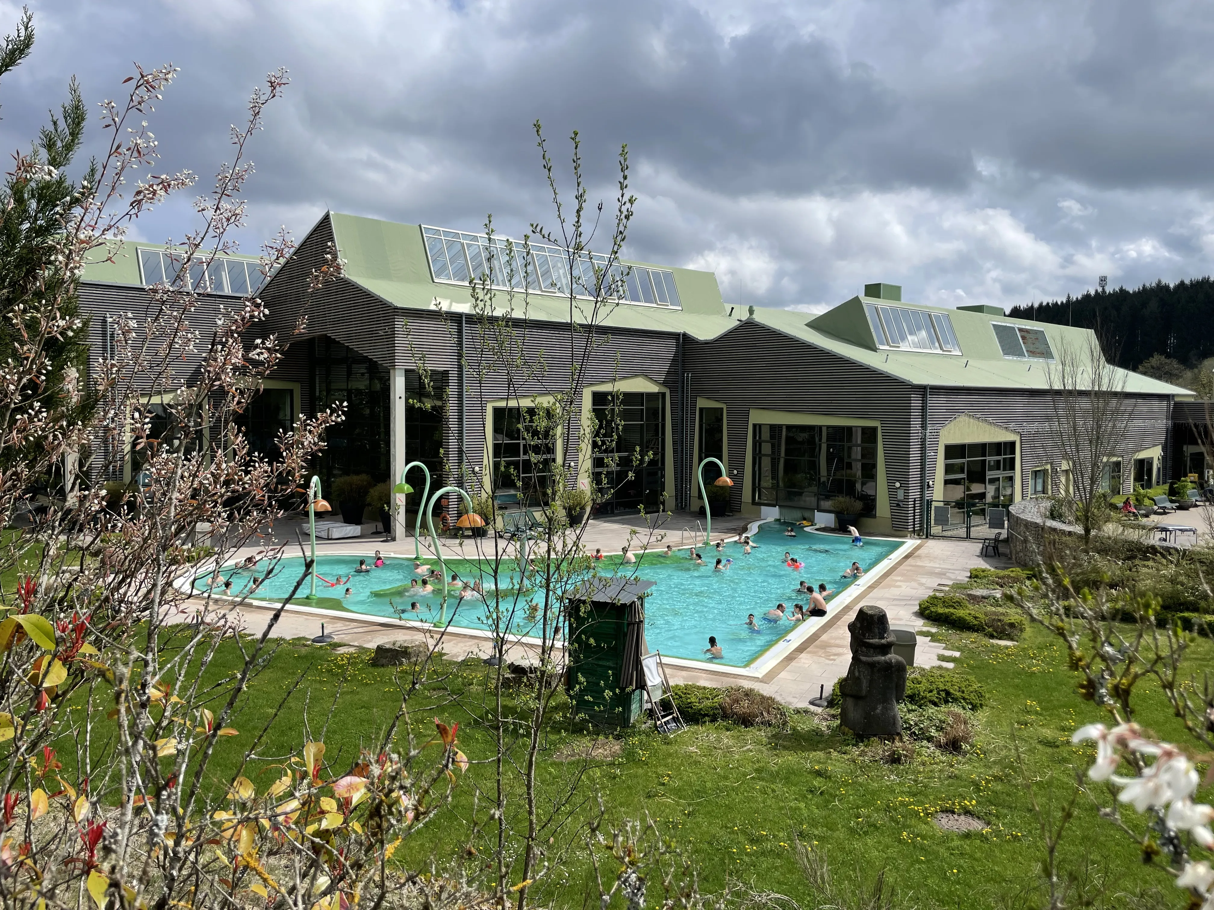 Außenbecken des Schwimmbads