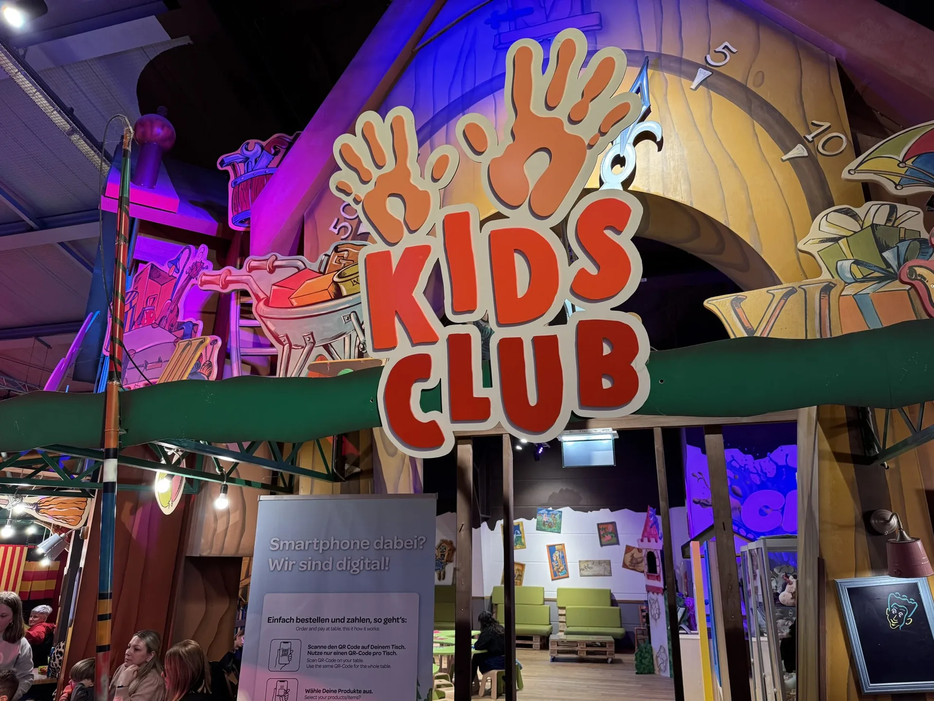 BALUBA Indoor-Spielwelt im Center Parcs Park Eifel mit Spielbereichen
