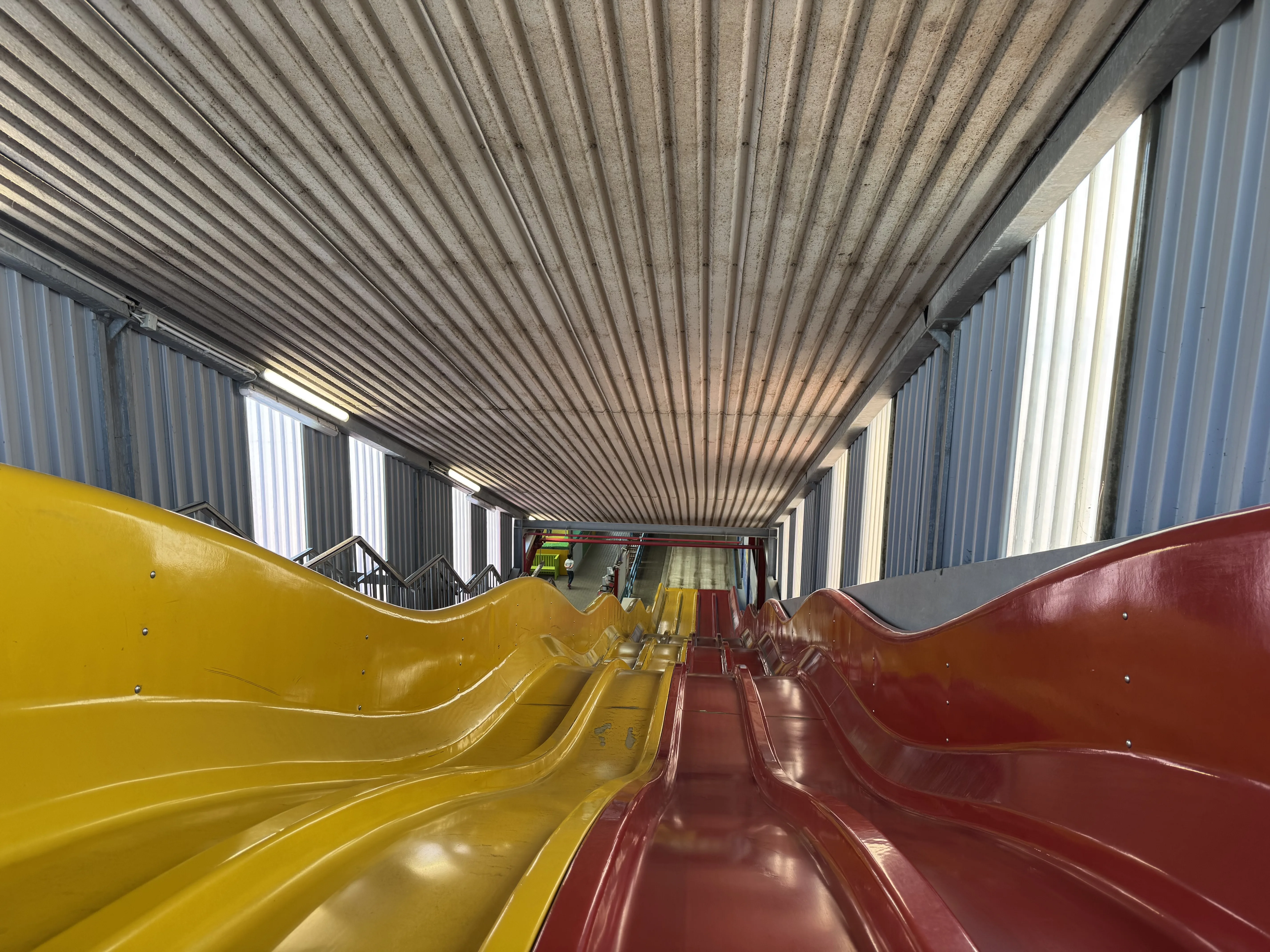 Klettern und Toben in der Spielscheune