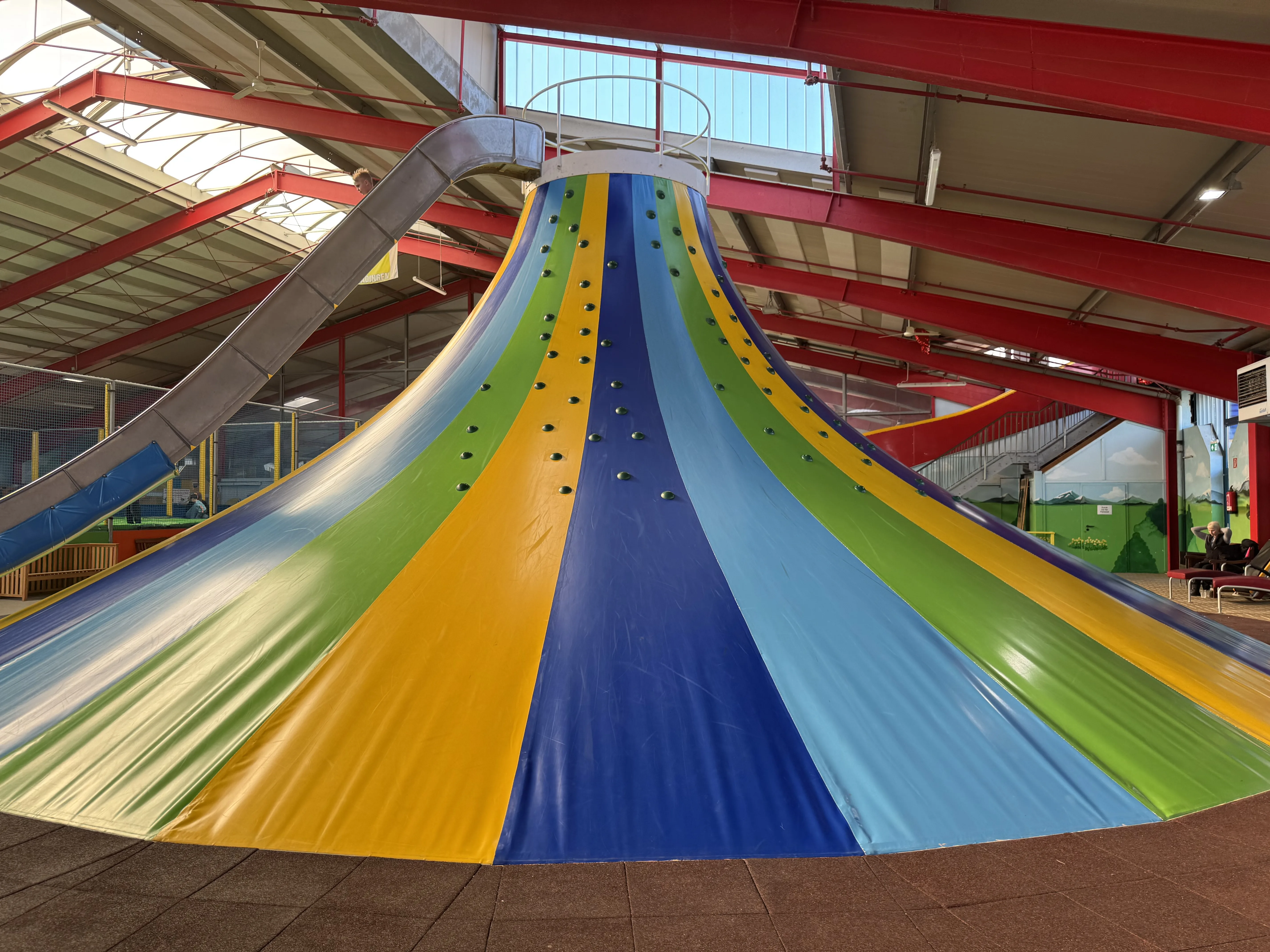 Die Kartbahn in der Spielscheune