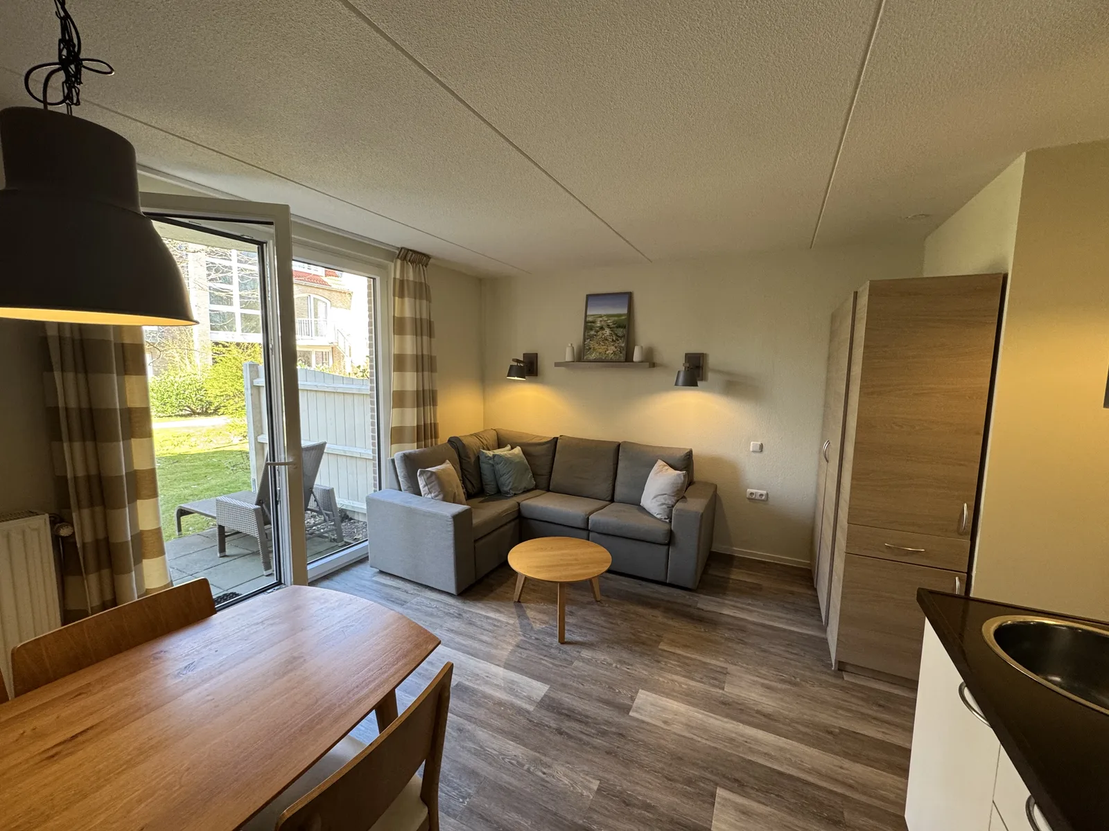 Wohnbereich im VIP-Apartment – modern und gemütlich