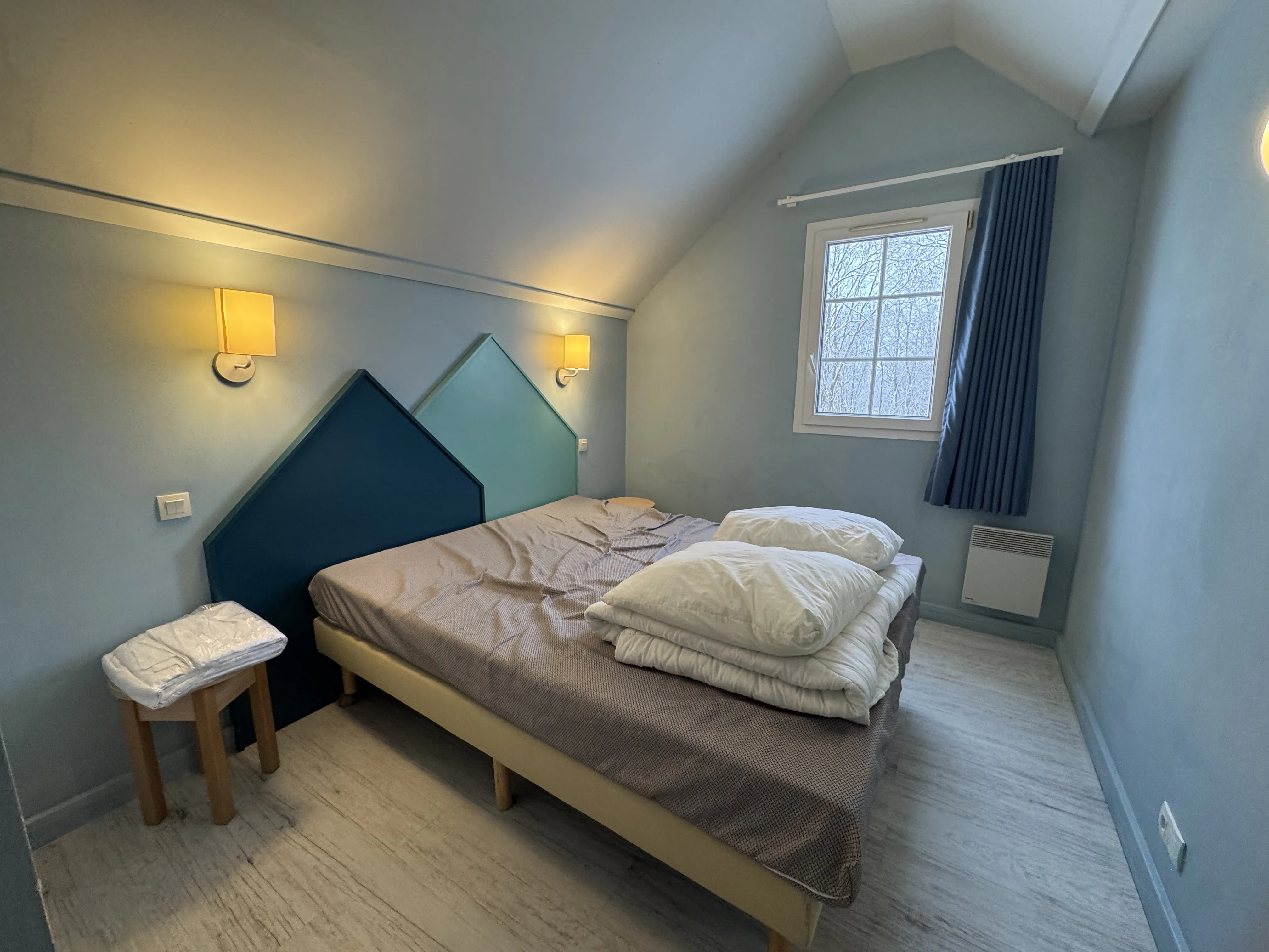 Elternschlafzimmer im Comfort-Ferienhaus Le Lac d'Ailette