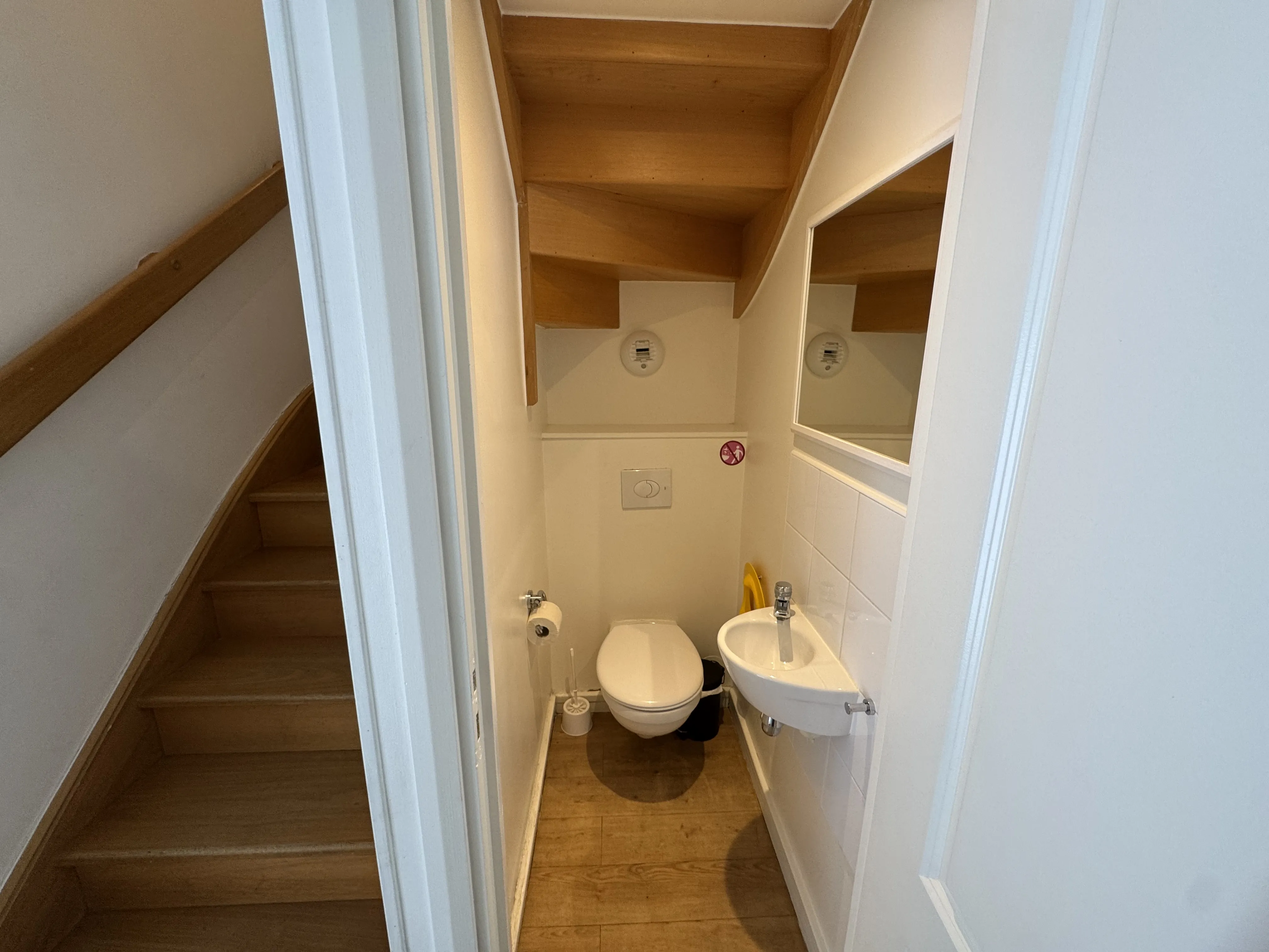 Separate zweite Toilette im Comfort-Ferienhaus Le Lac d'Ailette