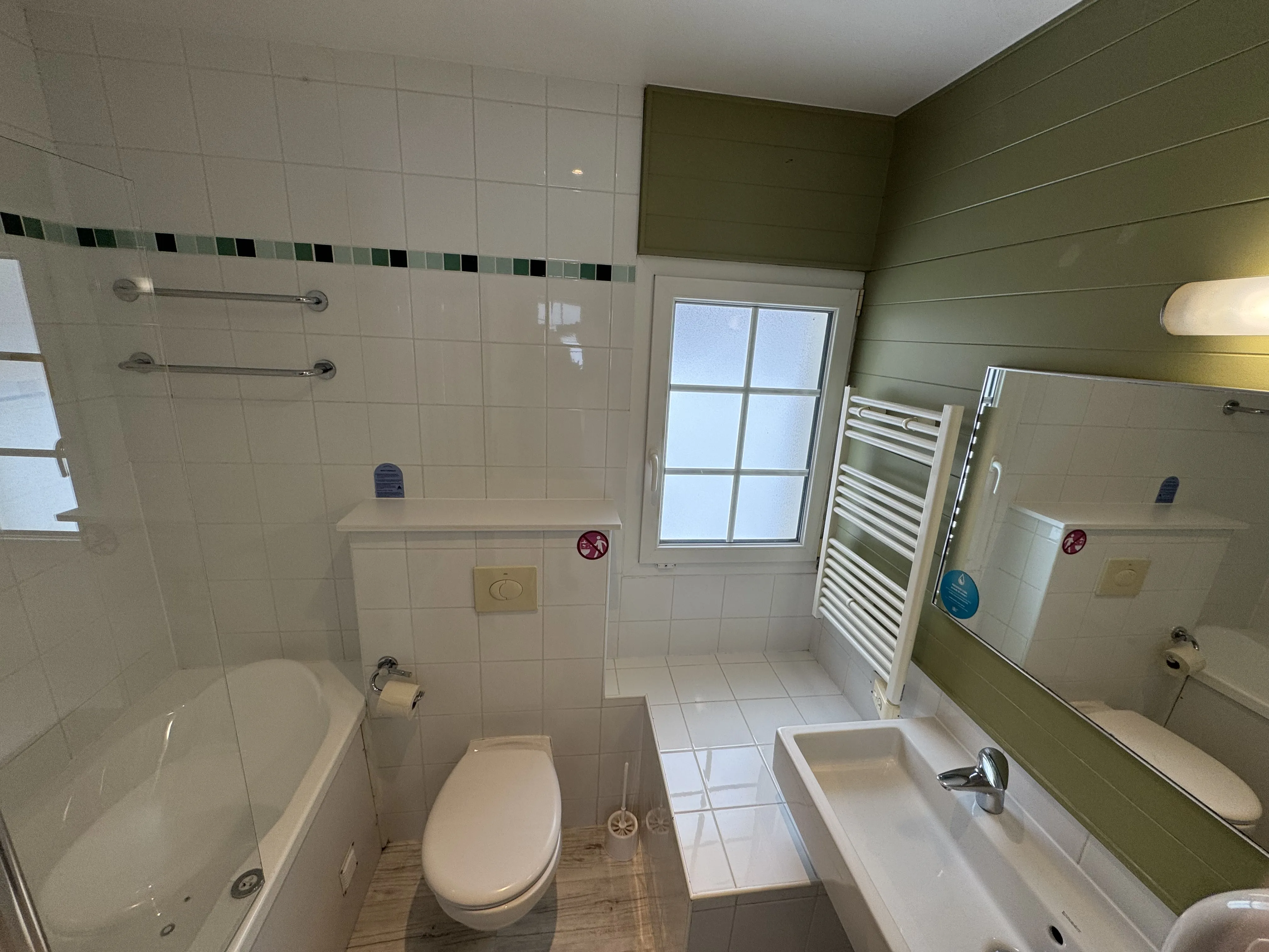 Masterbad im Premium Lakeside Ferienhaus Le Lac d'Ailette