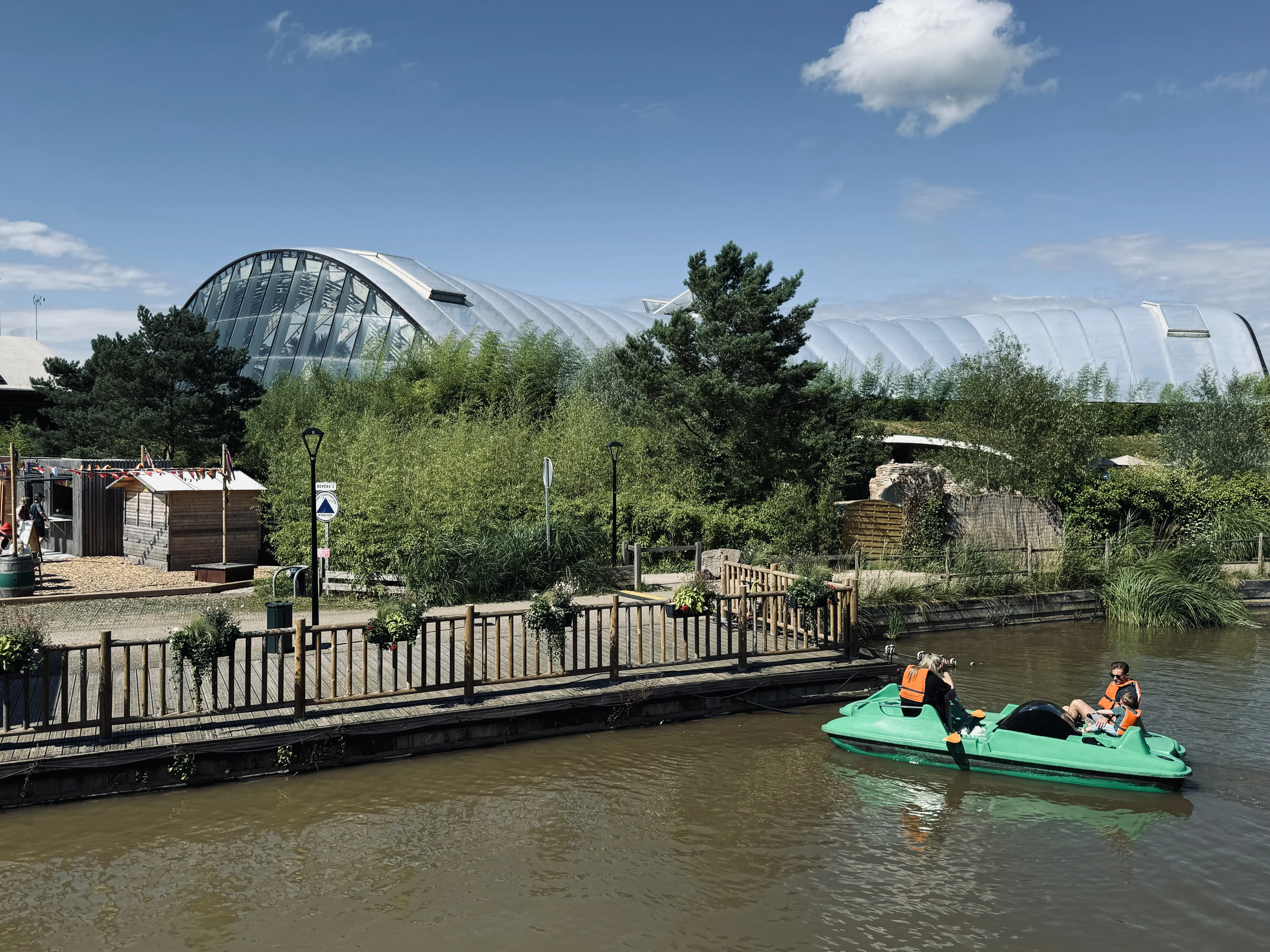 Kanu fahren im Center Parcs Les Trois Forêts