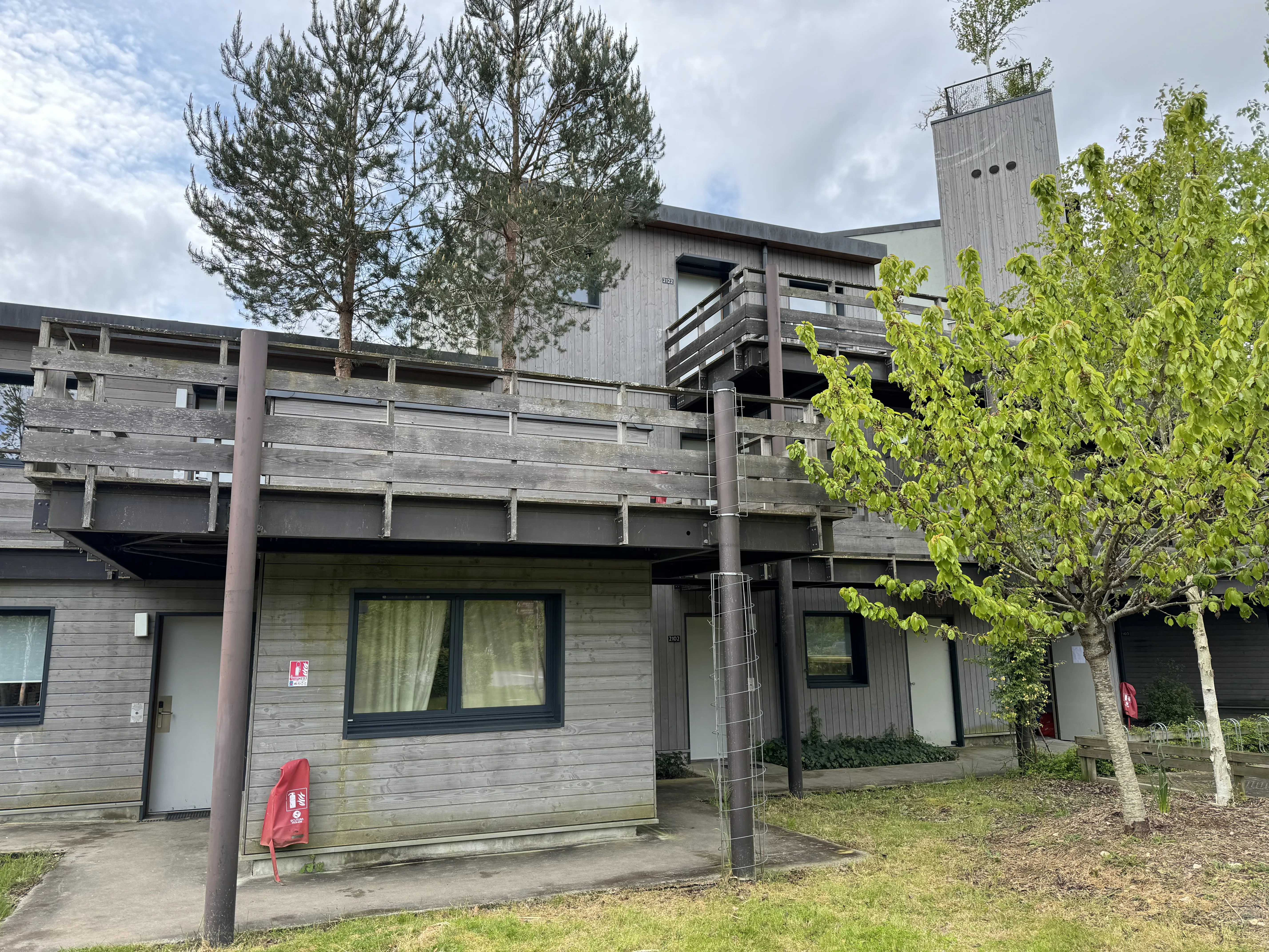 Die Apartment-Häuser von hinten