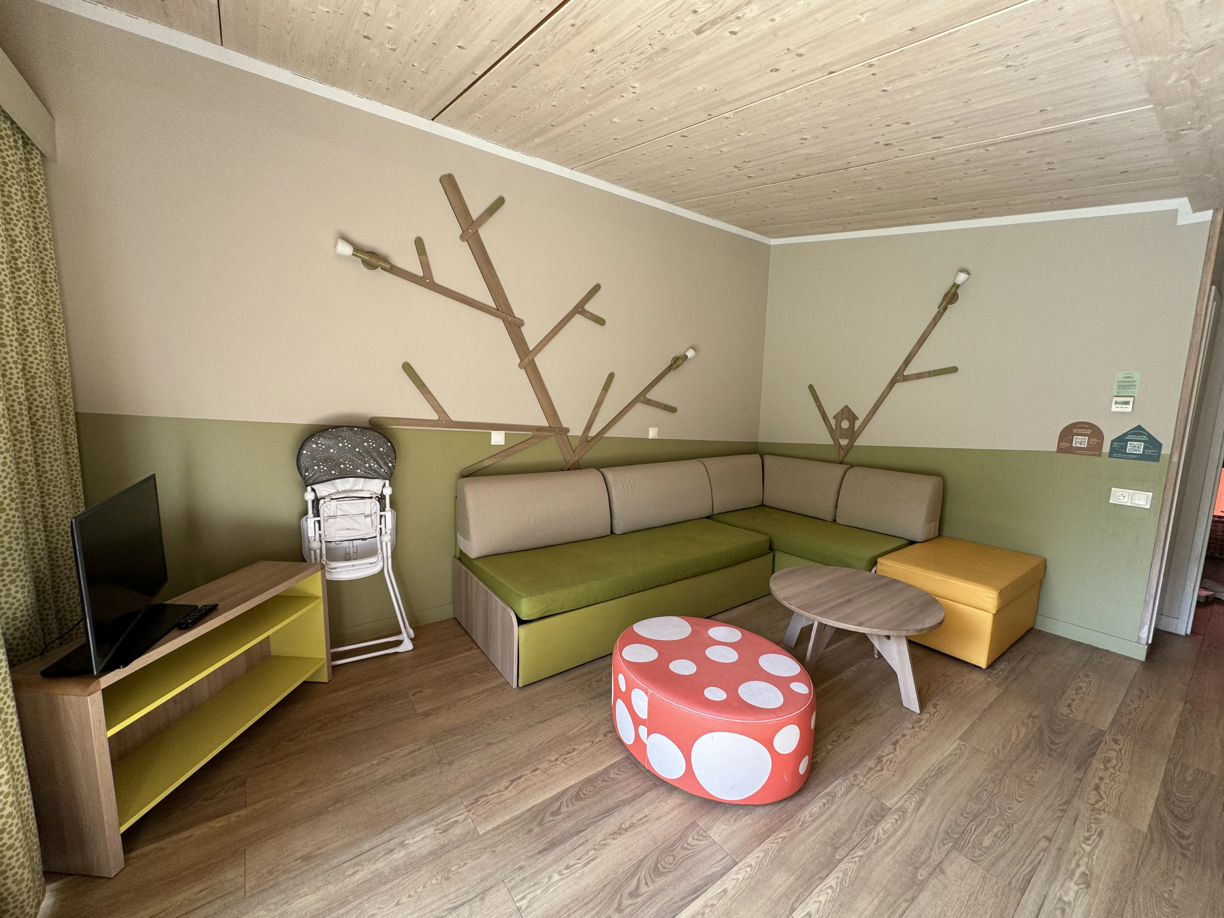 Das Wohnzimmer im Comfort-Ferienhaus