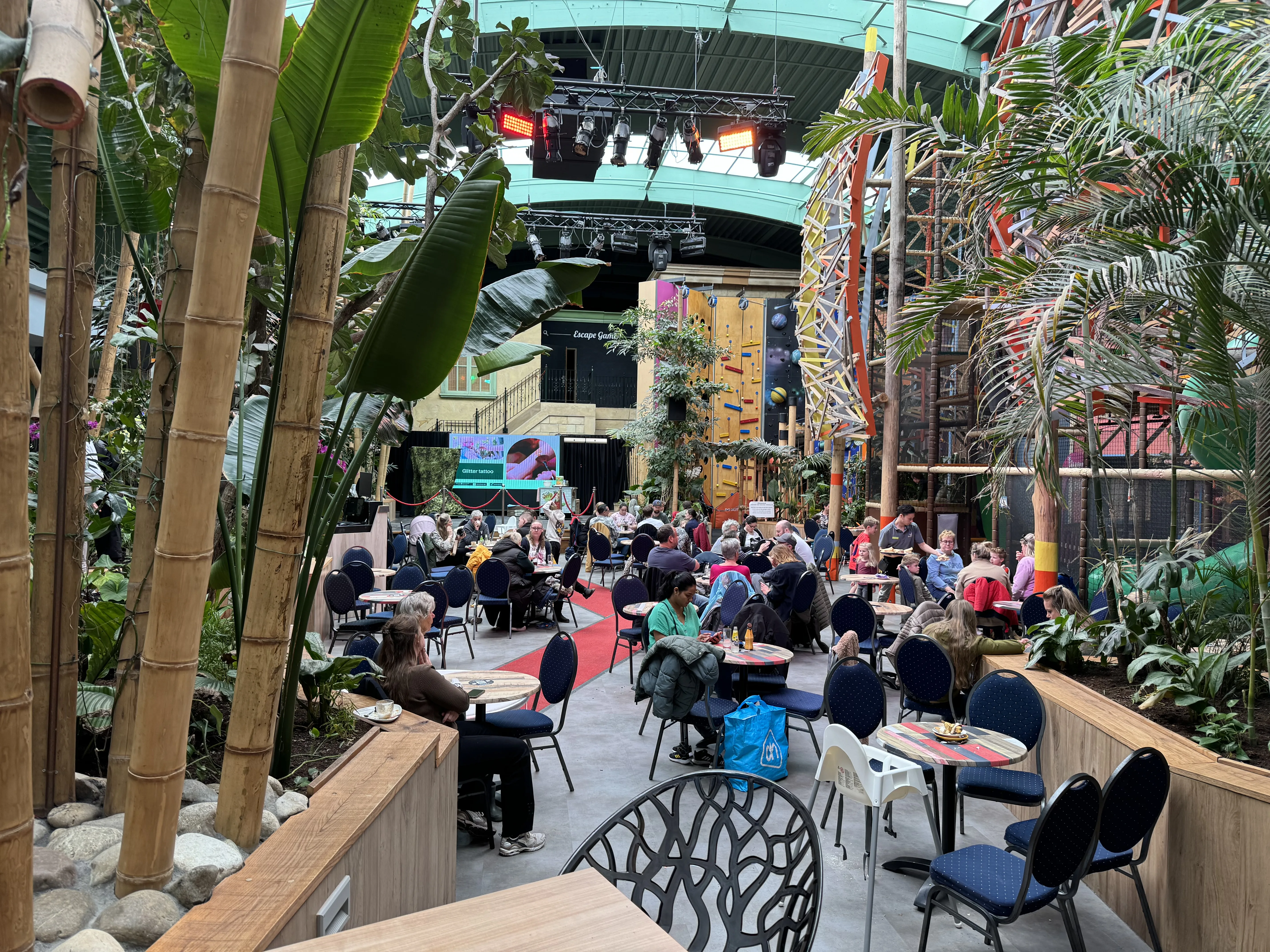 Das Café in der Action Factory – am Wochenende richtig voll und mit toller Atmosphäre