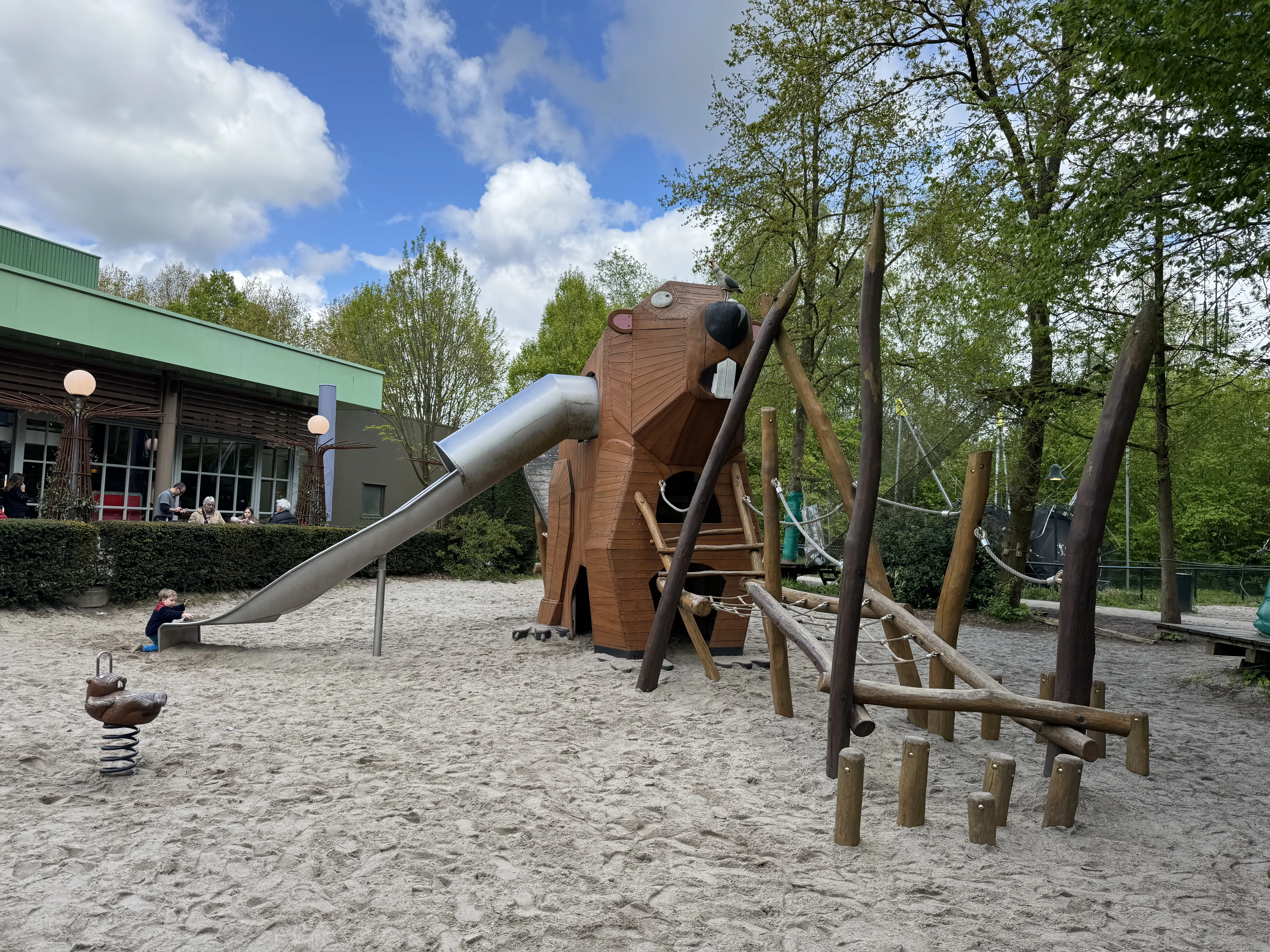 Der Biber-Spielplatz neben der Action Factory