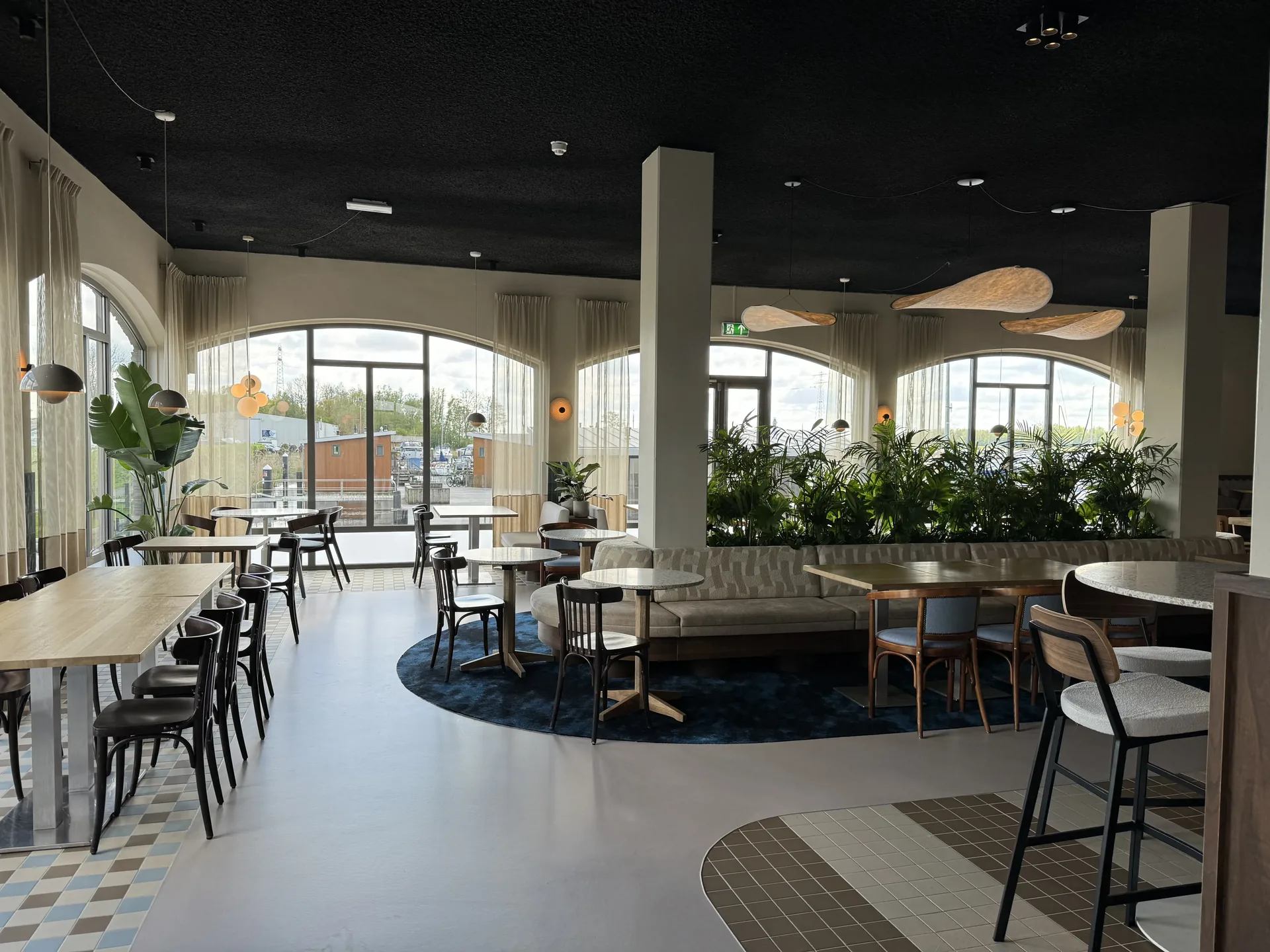 Innenraum des Hafen-Restaurants im Center Parcs De Eemhof