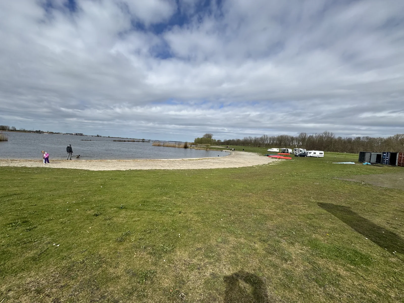 Strandbereich nördlich vom Hafen – hier können die Kinder spielen