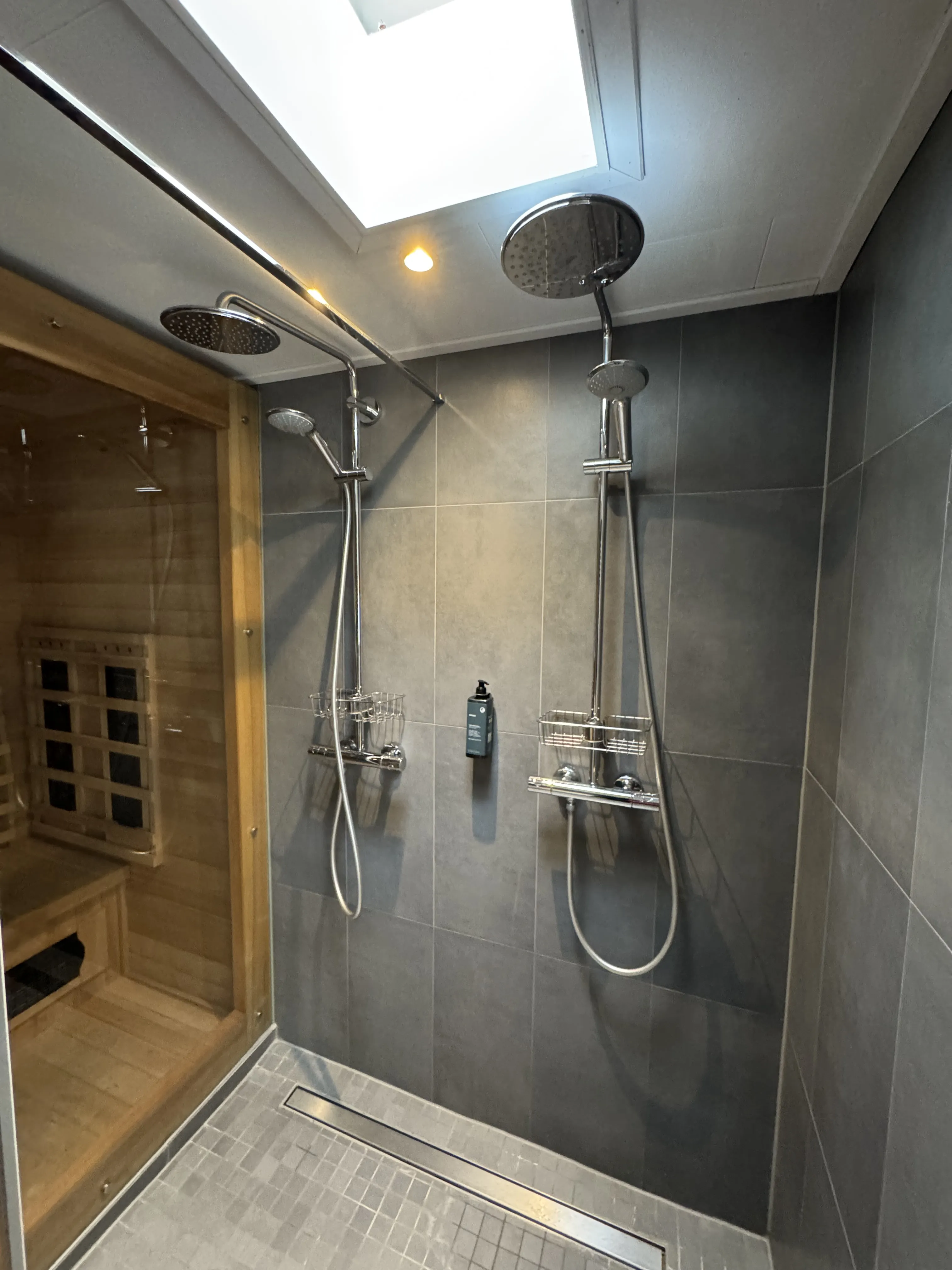 Doppelregendusche im VIP-Ferienhaus für 2 Personen