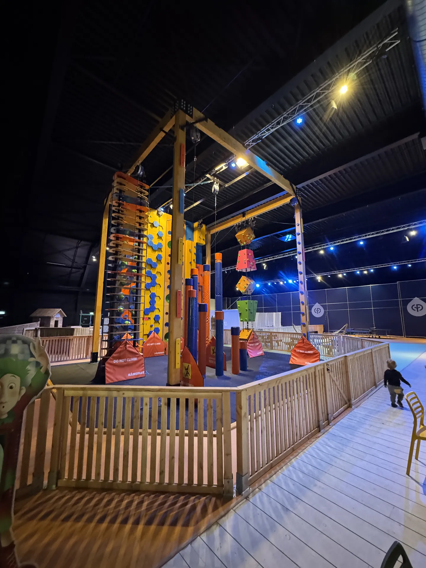 Der Kletterturm in der Action Factory