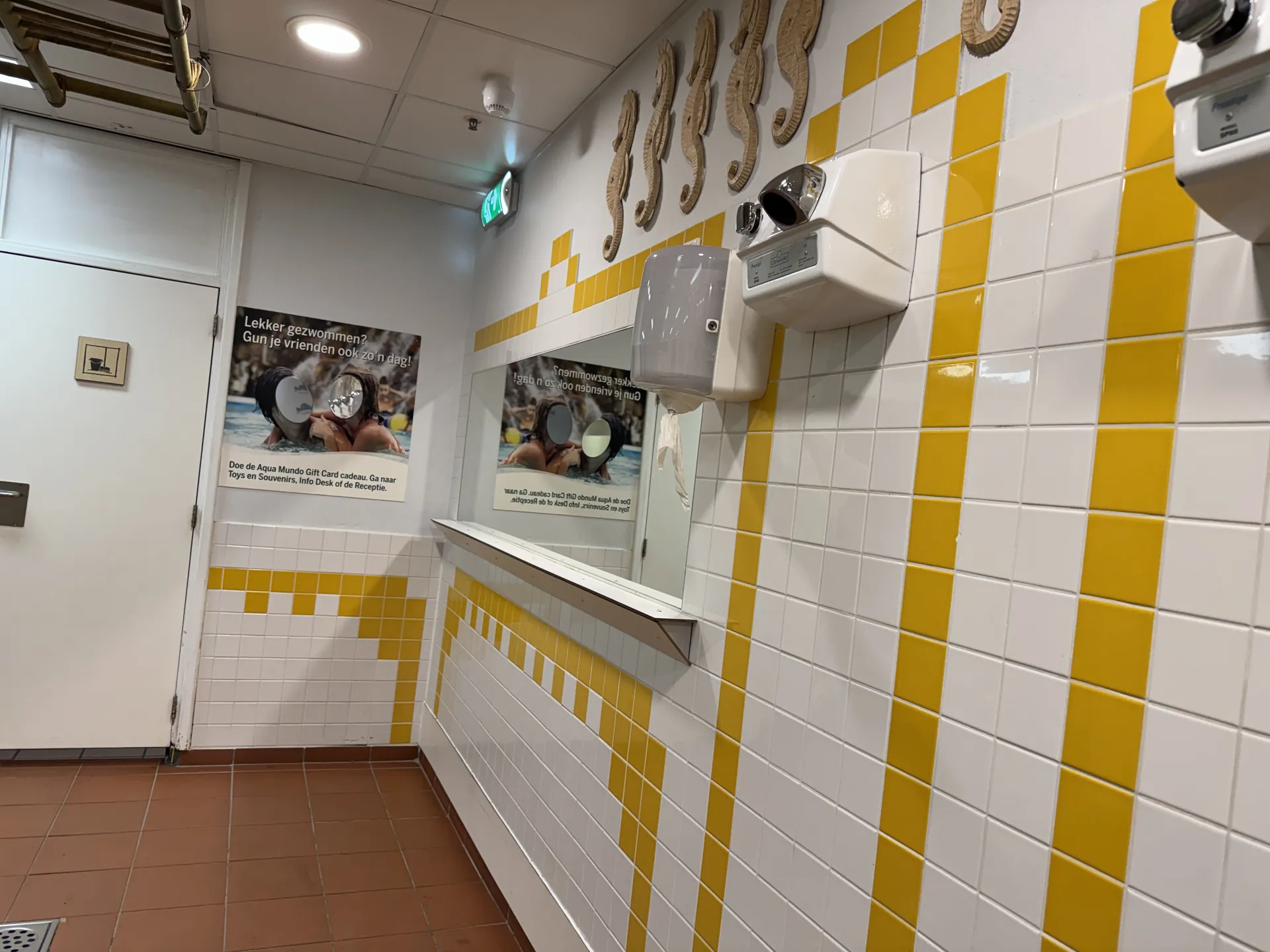 Föhne in den Umkleiden - praktisch für Familien