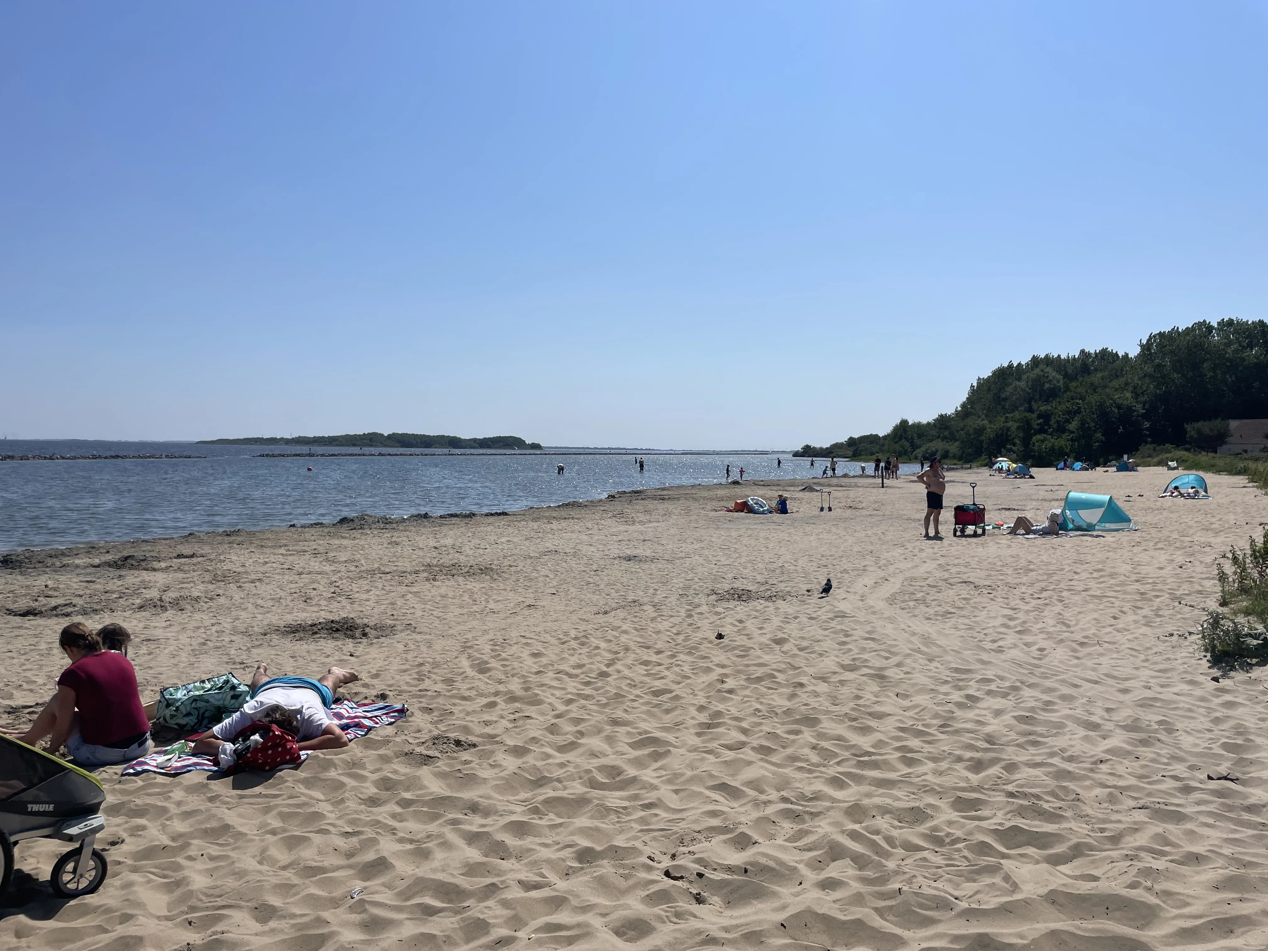 Surfcenter am Grevelingenmeer im Center Parcs Port Zélande mit Sprungturm und Lagune