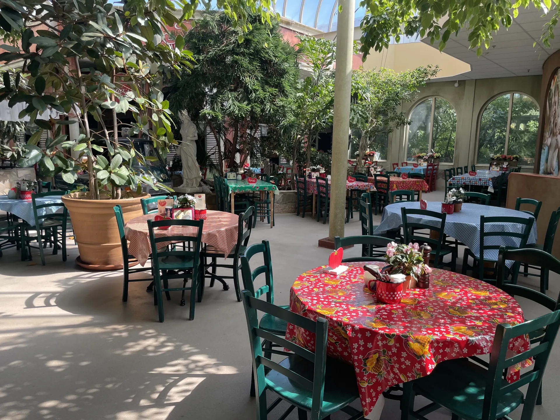 Eindrücke aus dem Market Café im Market Dome