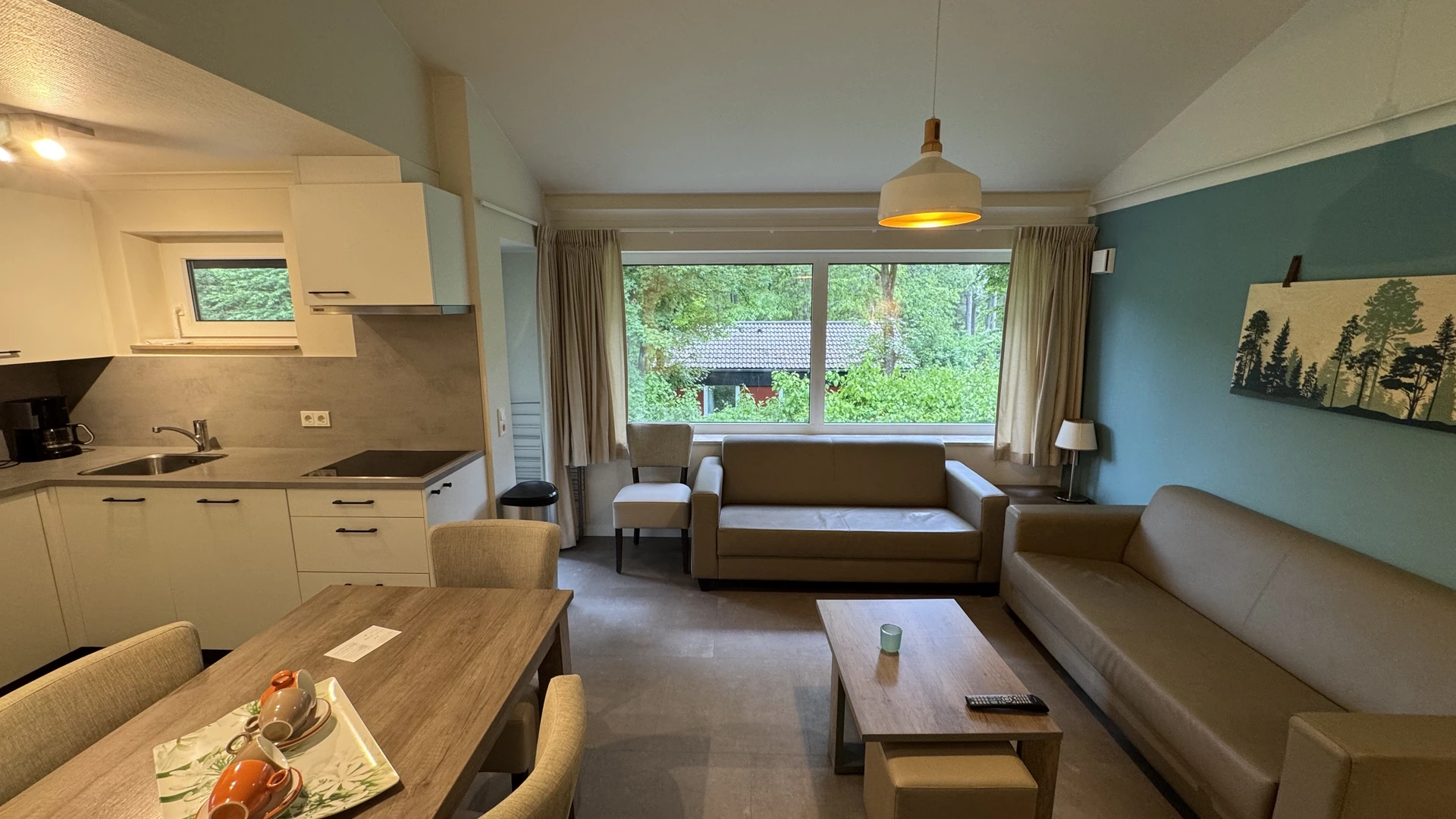 Wohnzimmer im Ferienhaus 94 - funktional, aber spürbar älter