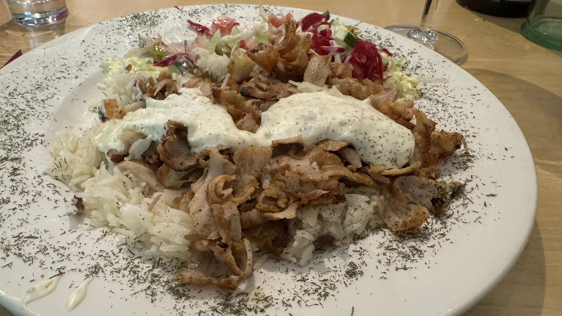Das Essen im Panorama-Restaurant - lieblos angerichtet, kalt geliefert