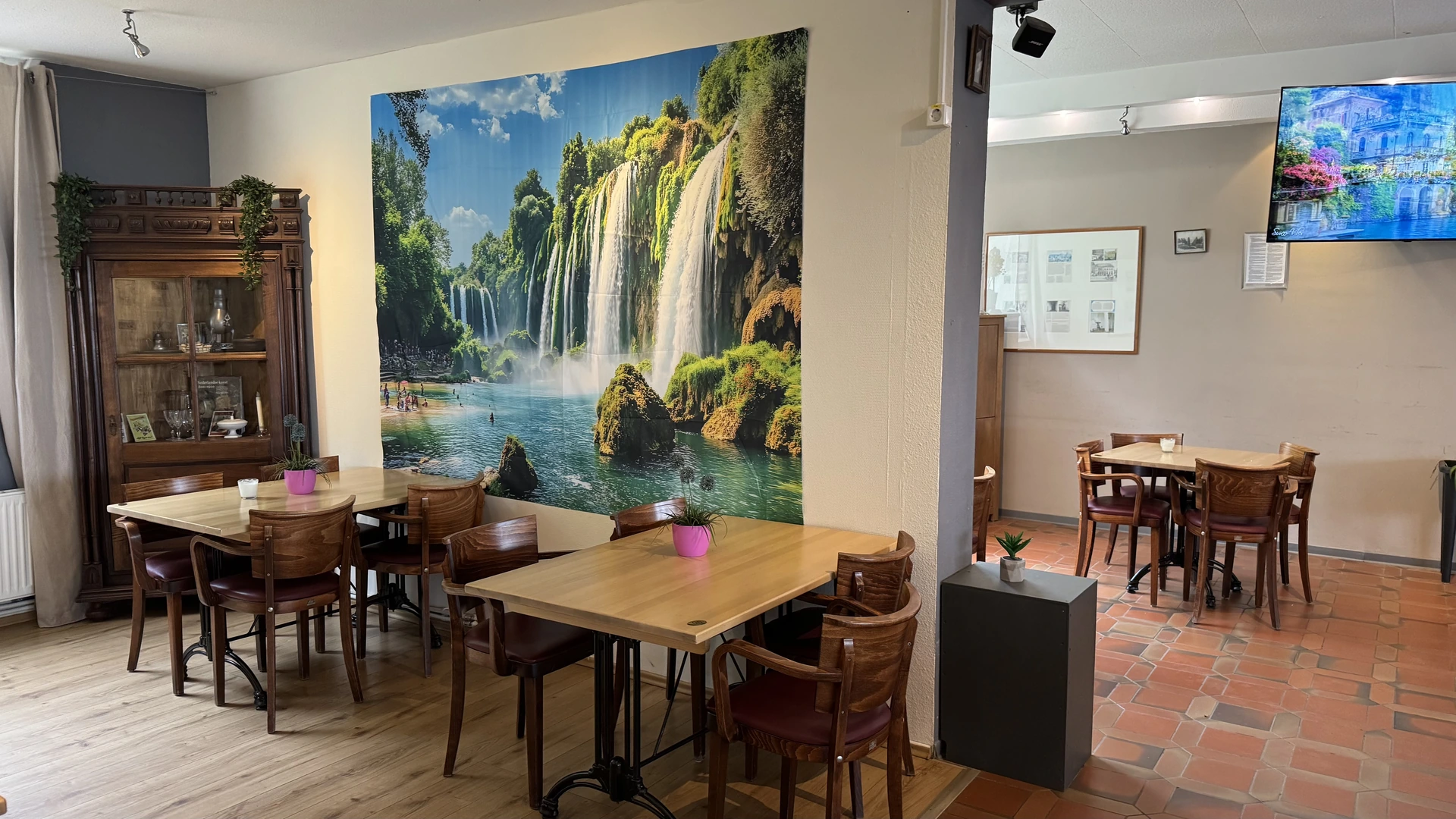 Innenbereich des Panorama-Restaurants - sauber, aber ohne Atmosphäre