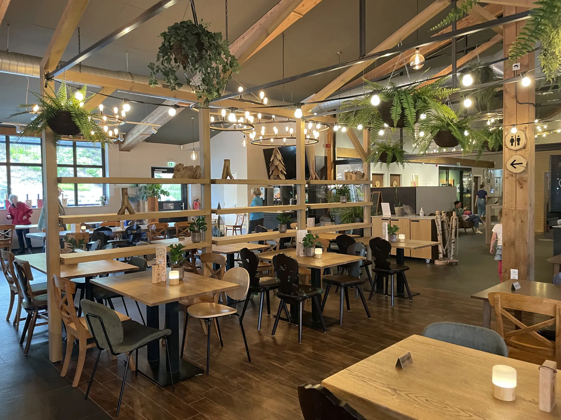 Hauptgebäude des Landal Winterberg mit Restaurant