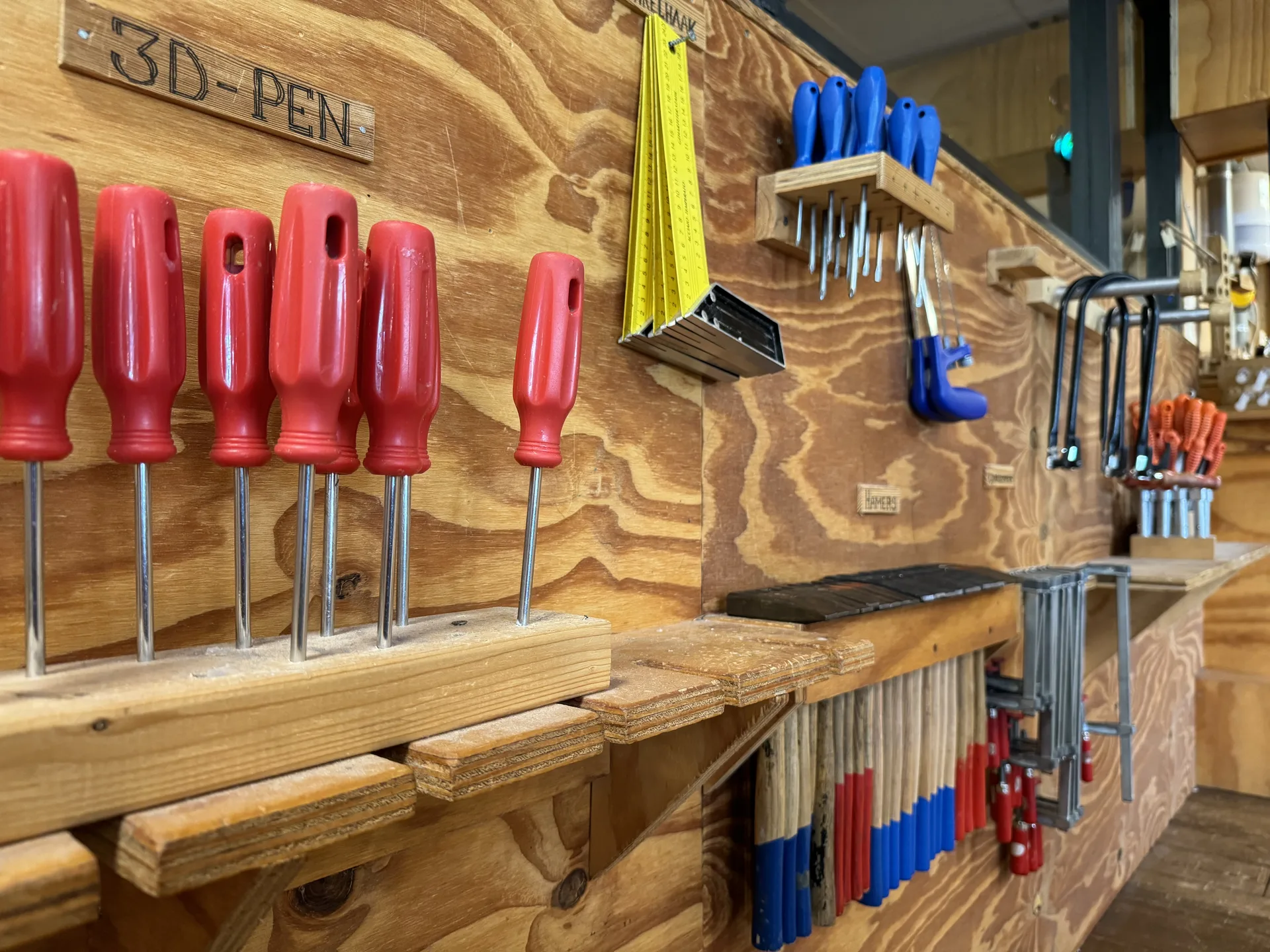 Professionelles Werkzeug zum Ausleihen