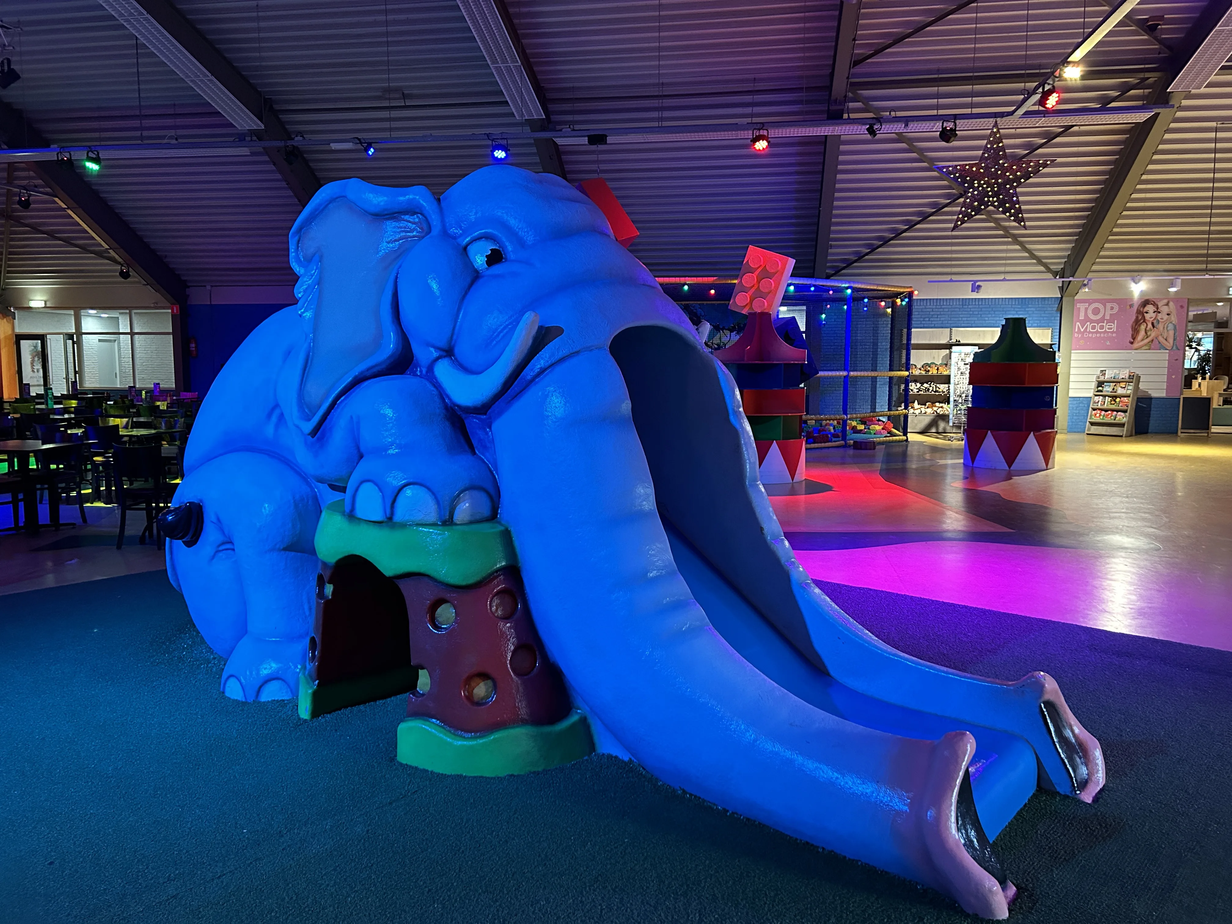 Die Elefantenrutsche für Kleinkinder