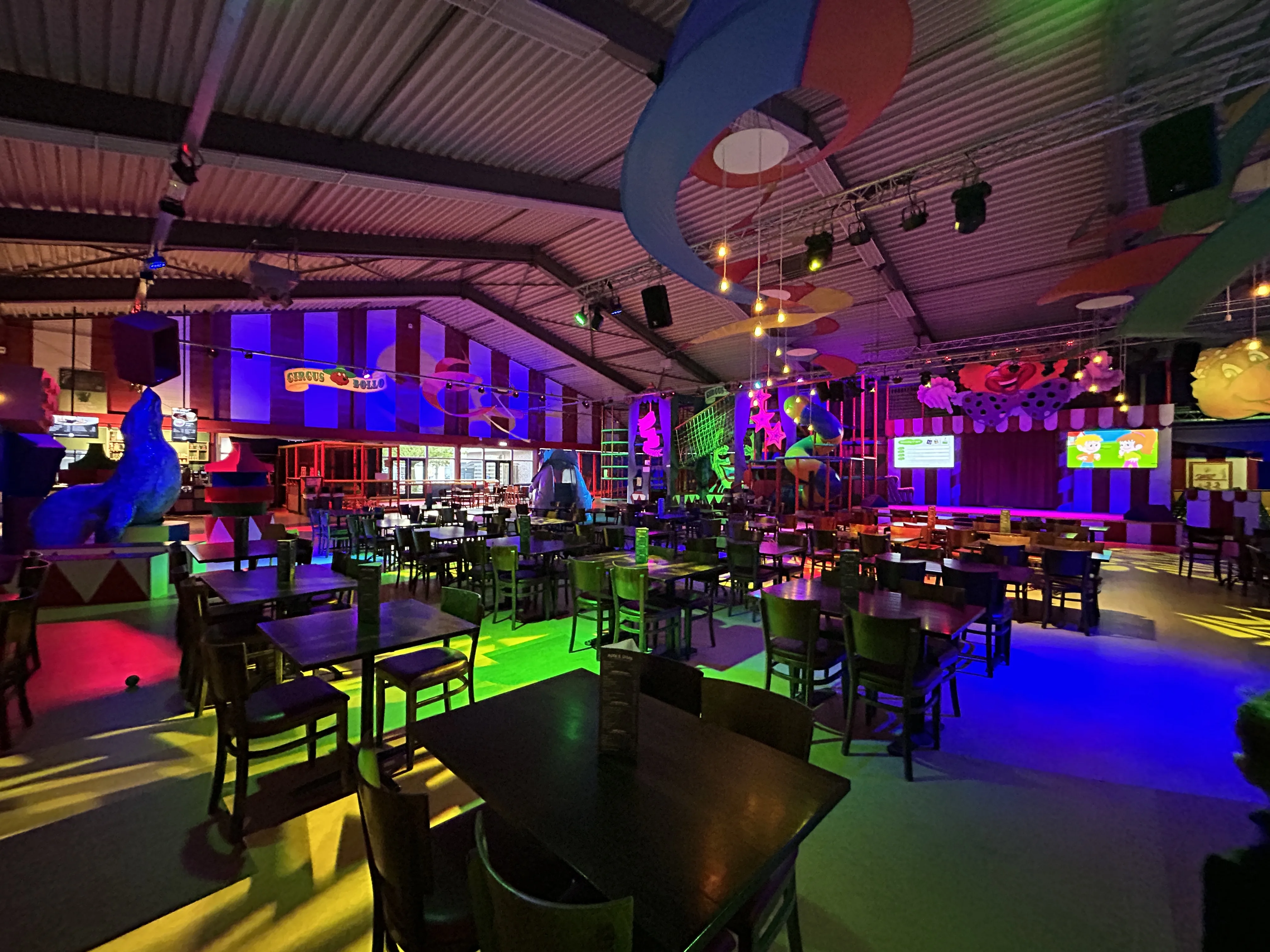 Die große Circus-Bollo-Halle