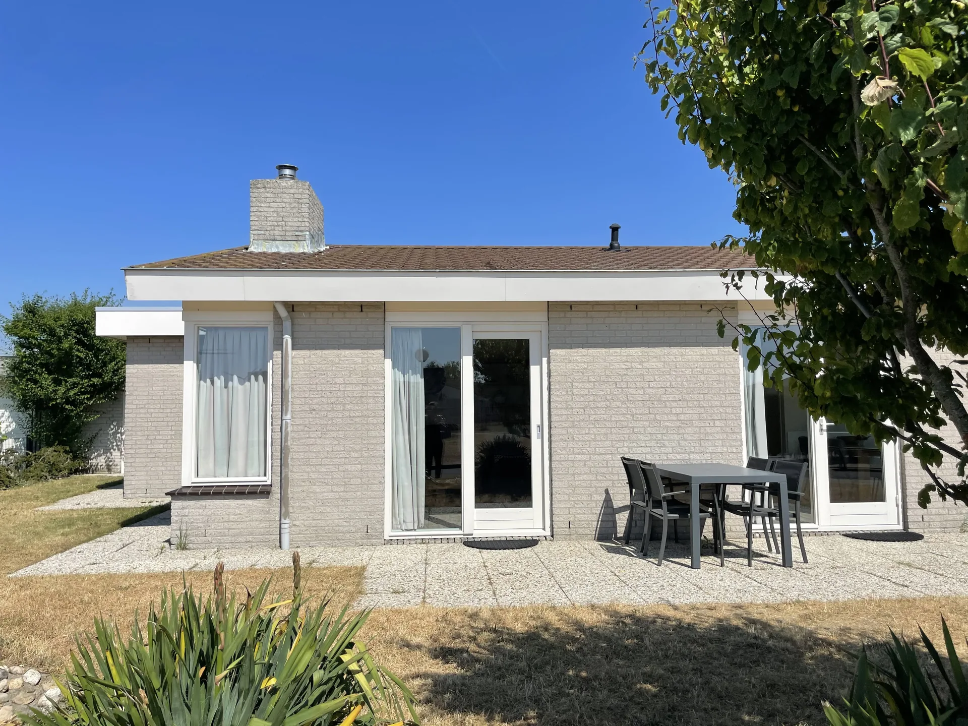 Ein kleineres Ferienhaus zwischen den Villen