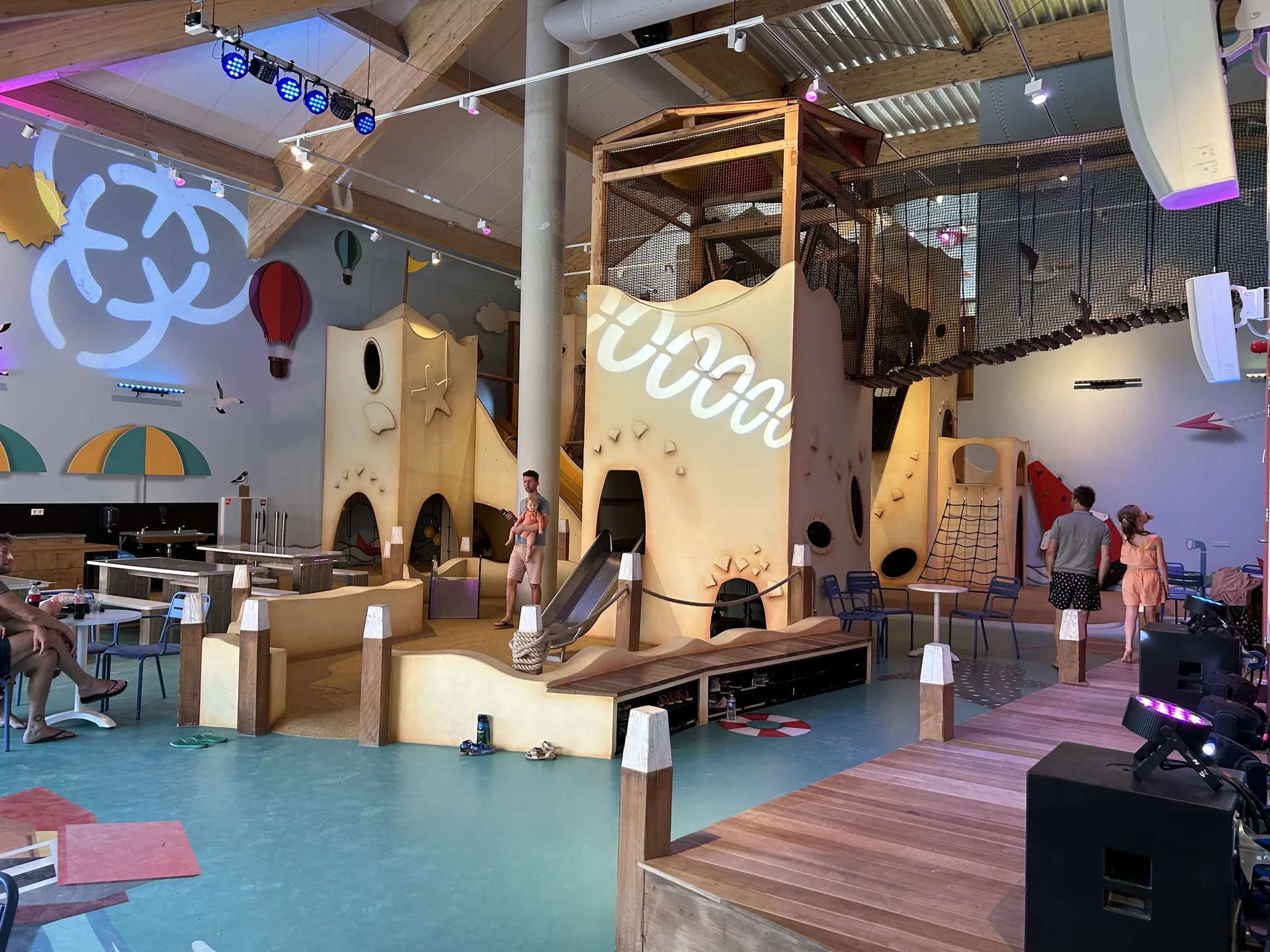 Der Indoor-Spielplatz im Beach Resort Nieuwvliet-Bad