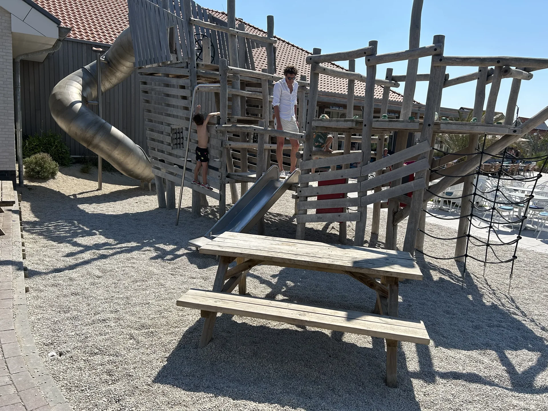 Der Spielplatz draußen