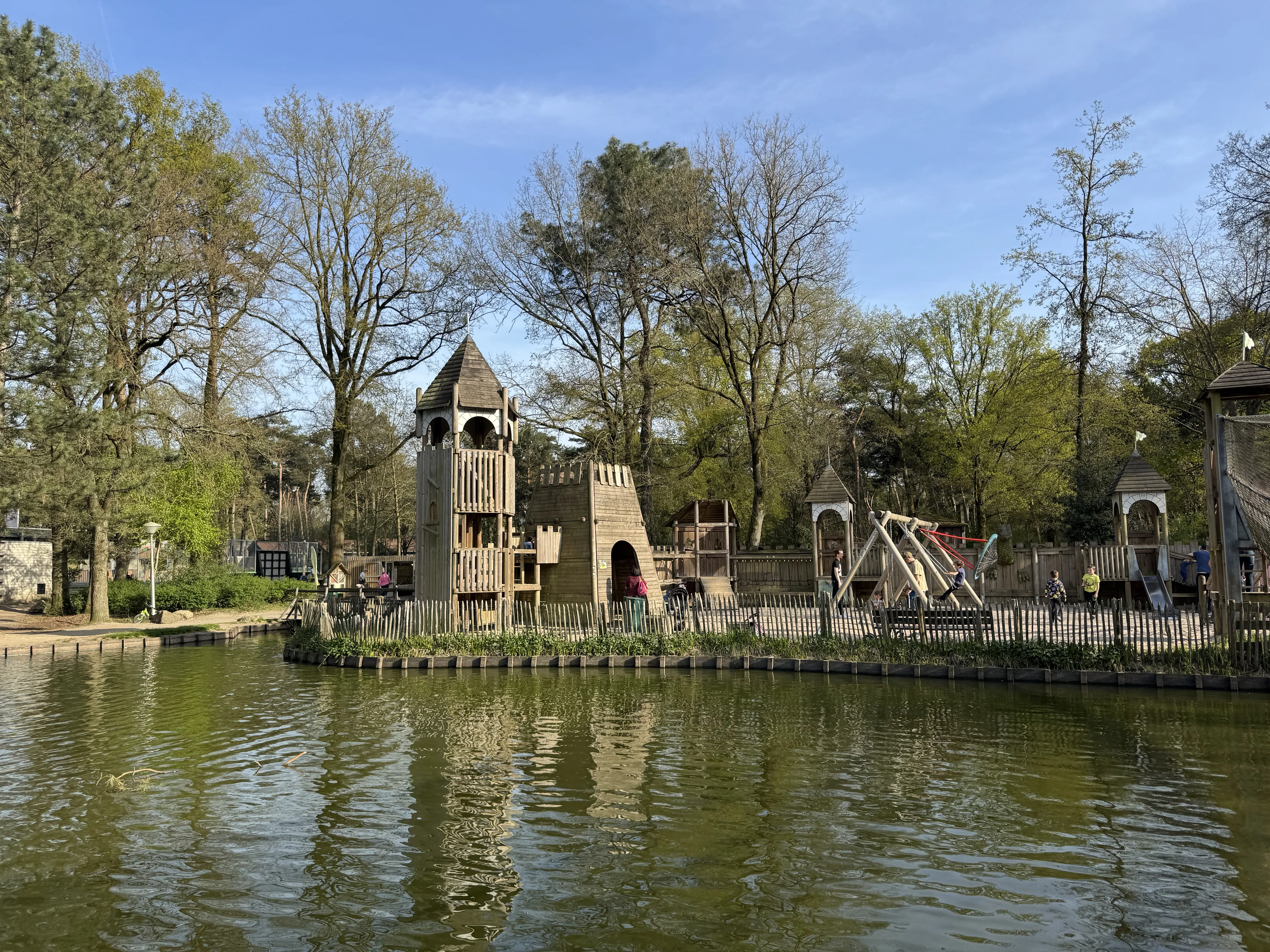 Der große Abenteuerspielplatz im De Lommerbergen