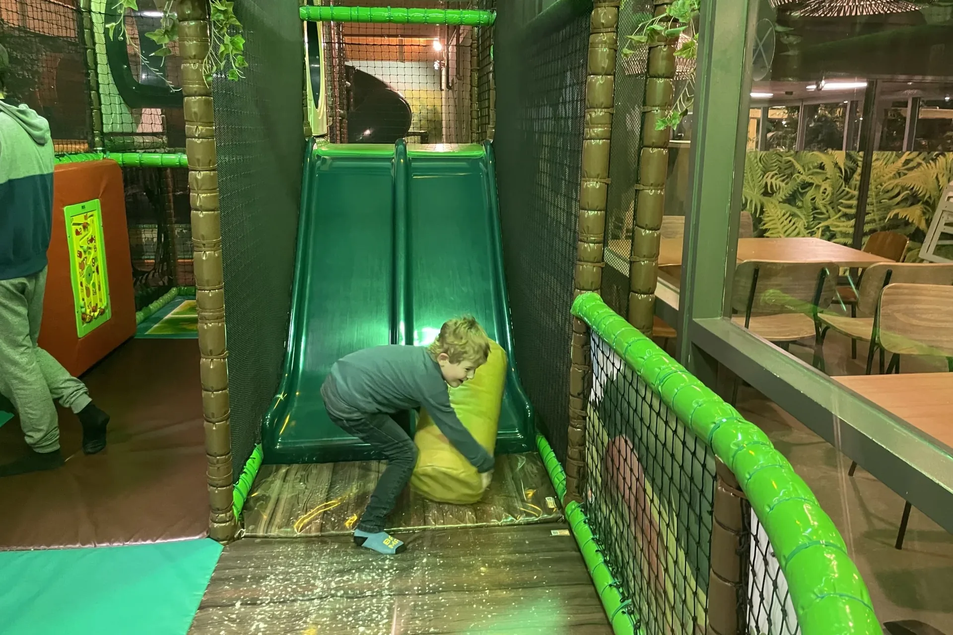 Großer Indoor-Spielplatz im Landal De Lommerbergen