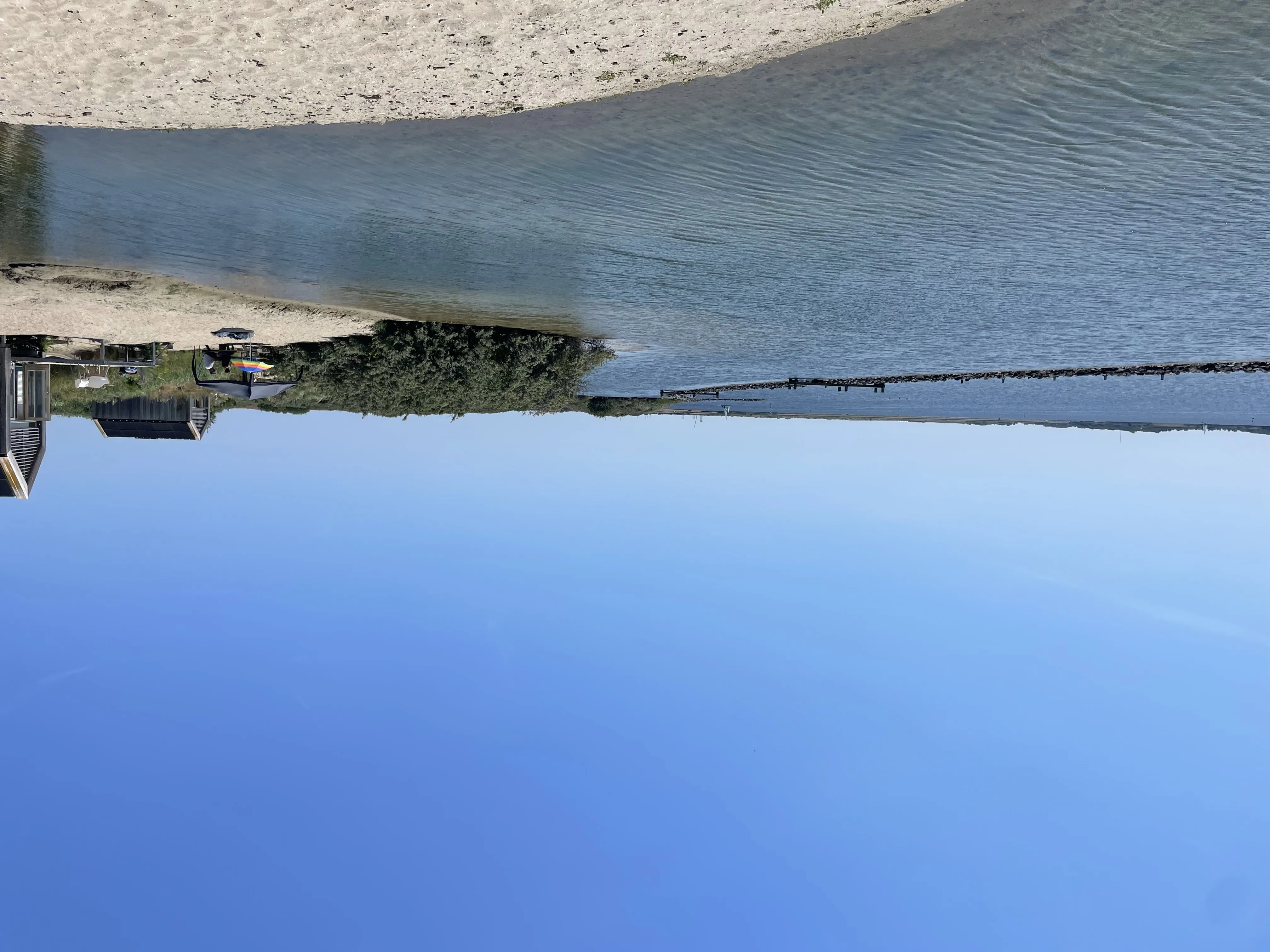 Blick über die Lagune auf das offene Grevelingenmeer