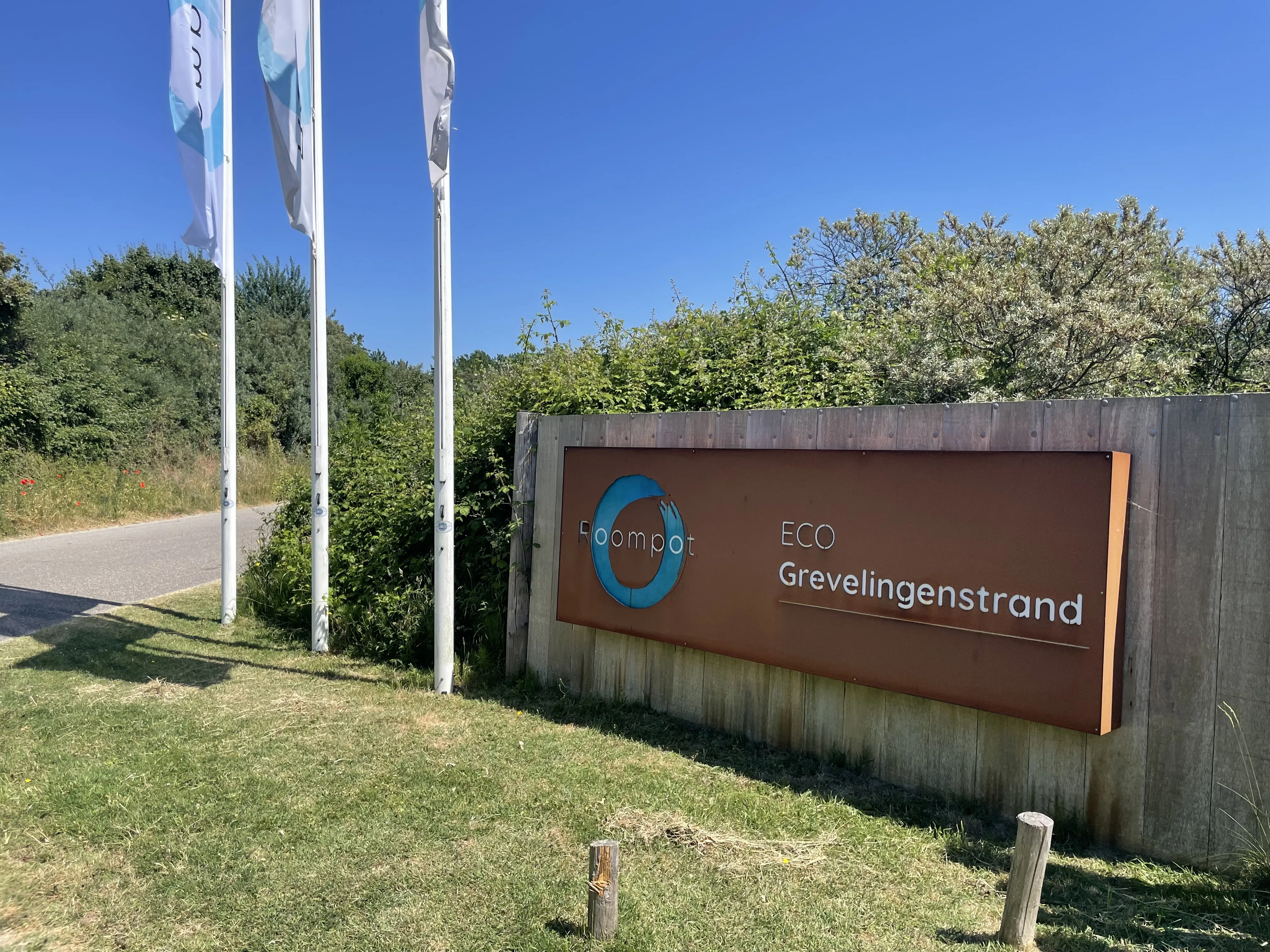 Das Eingangsschild – noch mit Roompot-Branding