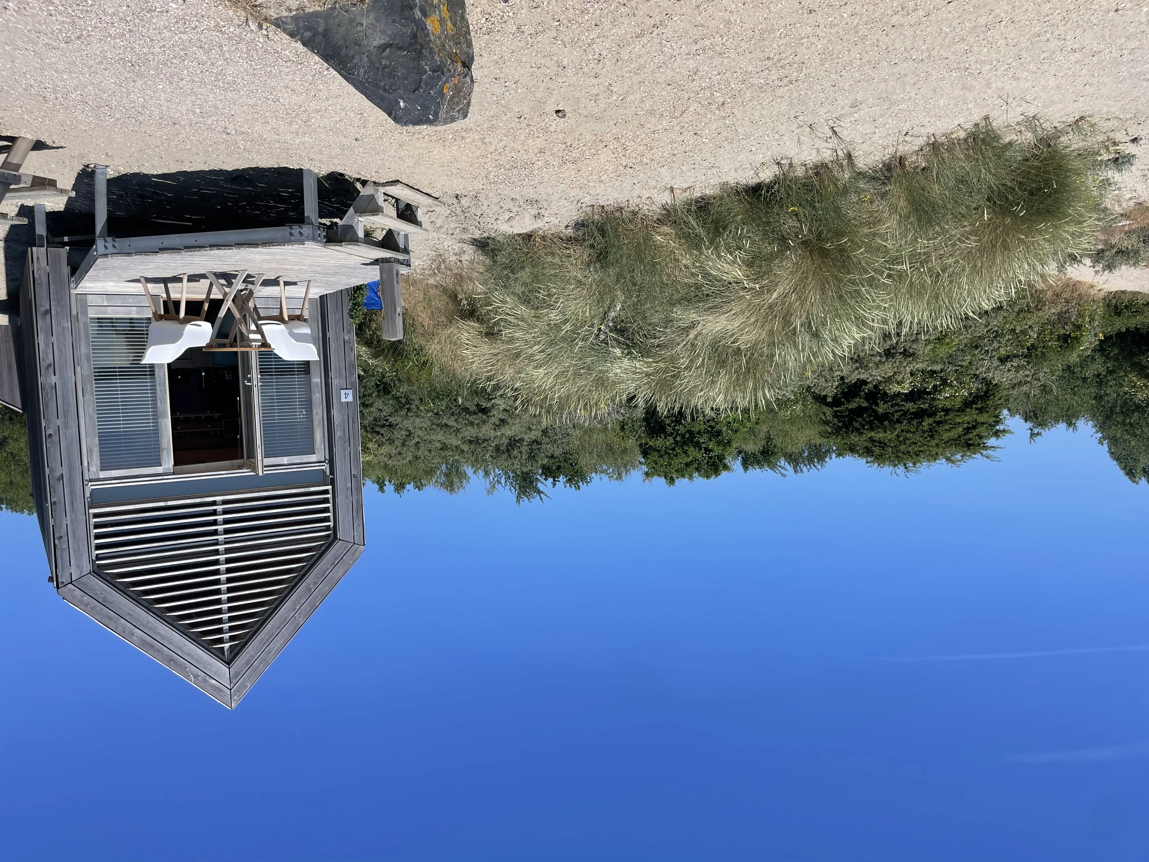 Eco Ferienhaus mit Terrasse direkt am kleinen Strand