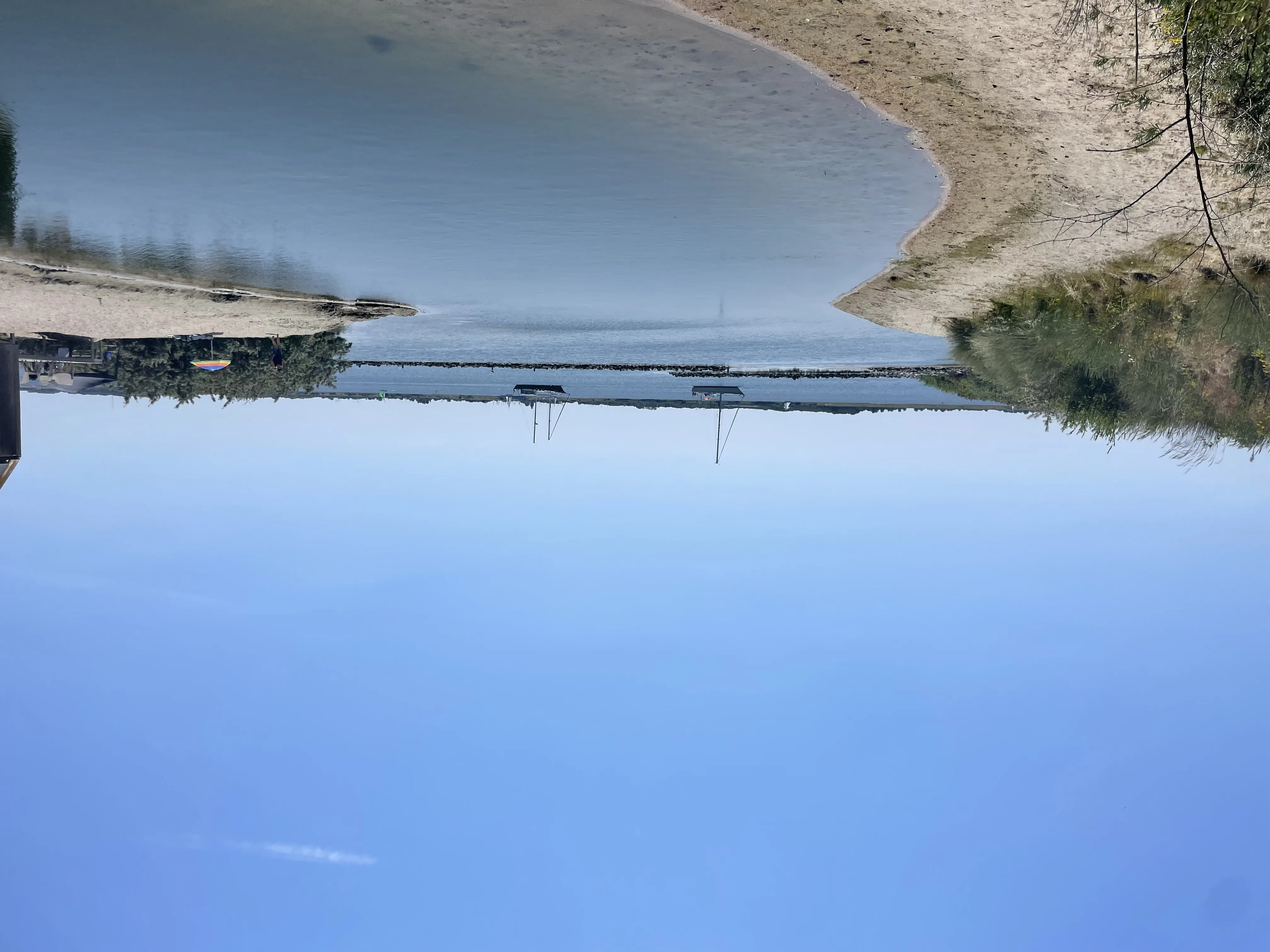 Die Lagune am Grevelingenmeer mit Segelbooten im Hintergrund