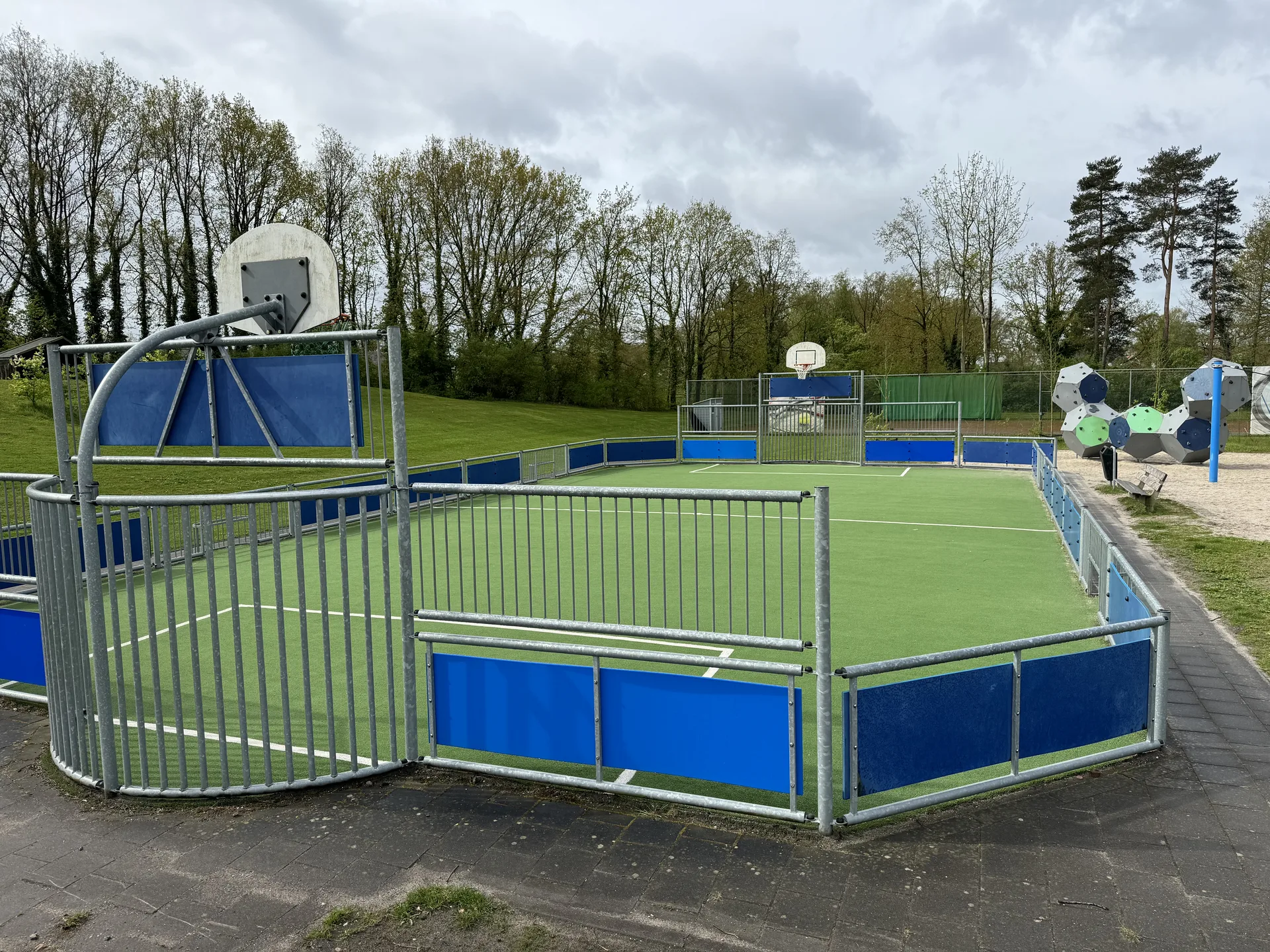 Das Multifunktions-Sportfeld