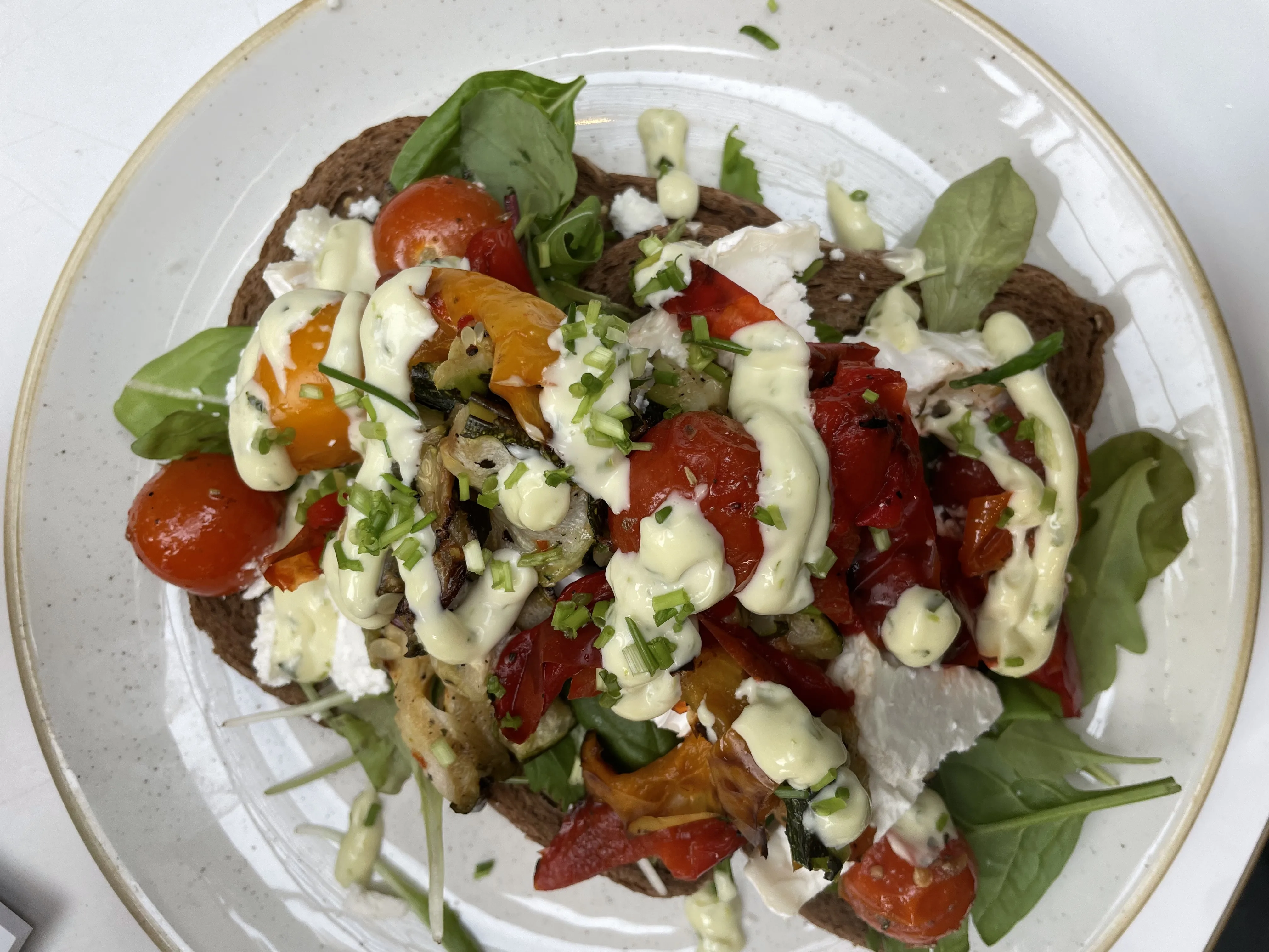 Bruschetta mit gegrilltem Gemüse