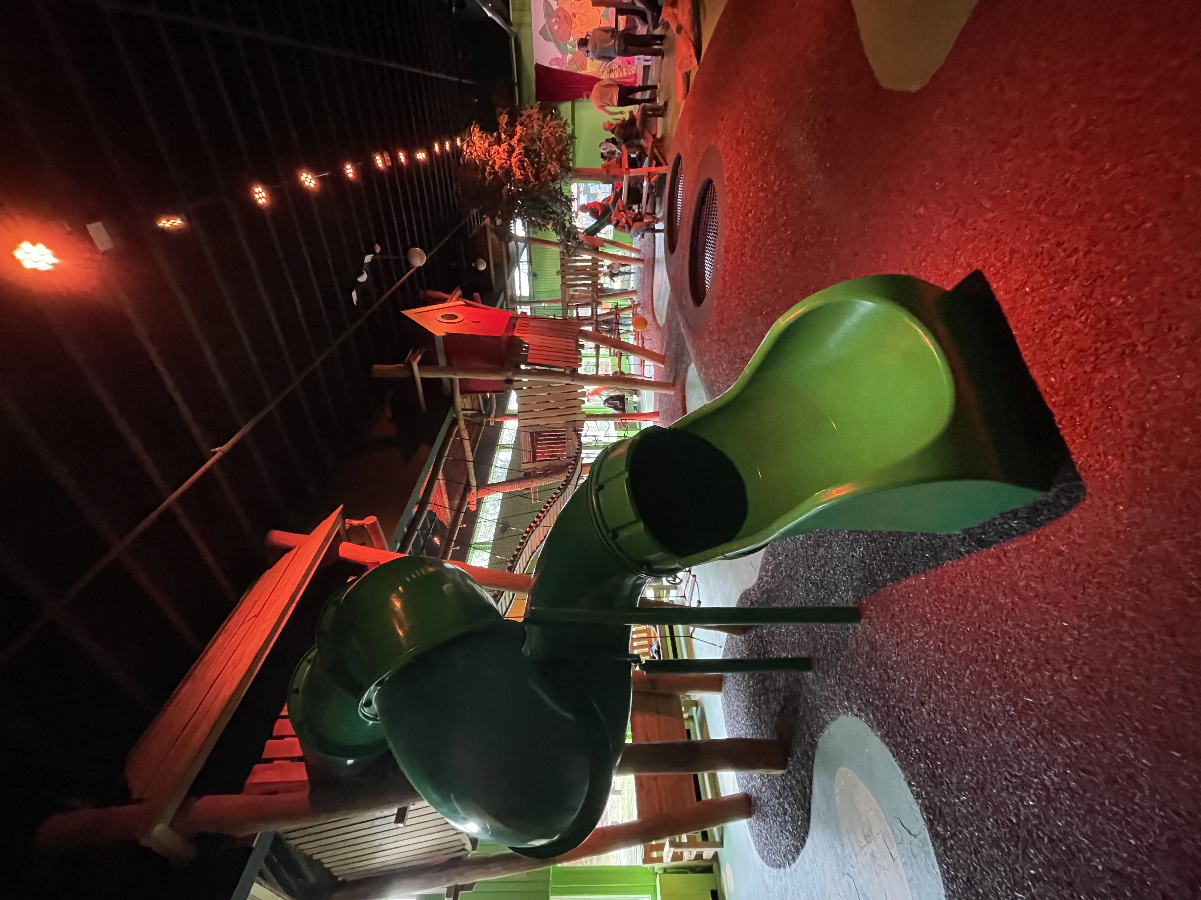 Rutschen im Spielparadies