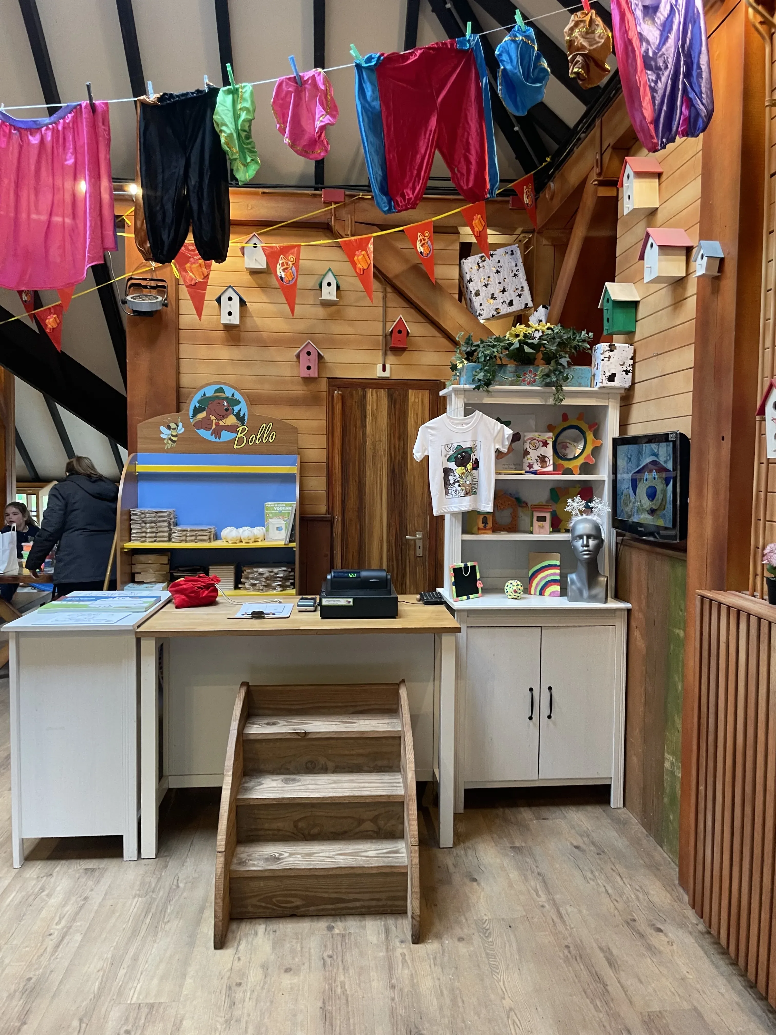 Der Kids-Club-Raum mit Bastelmaterial