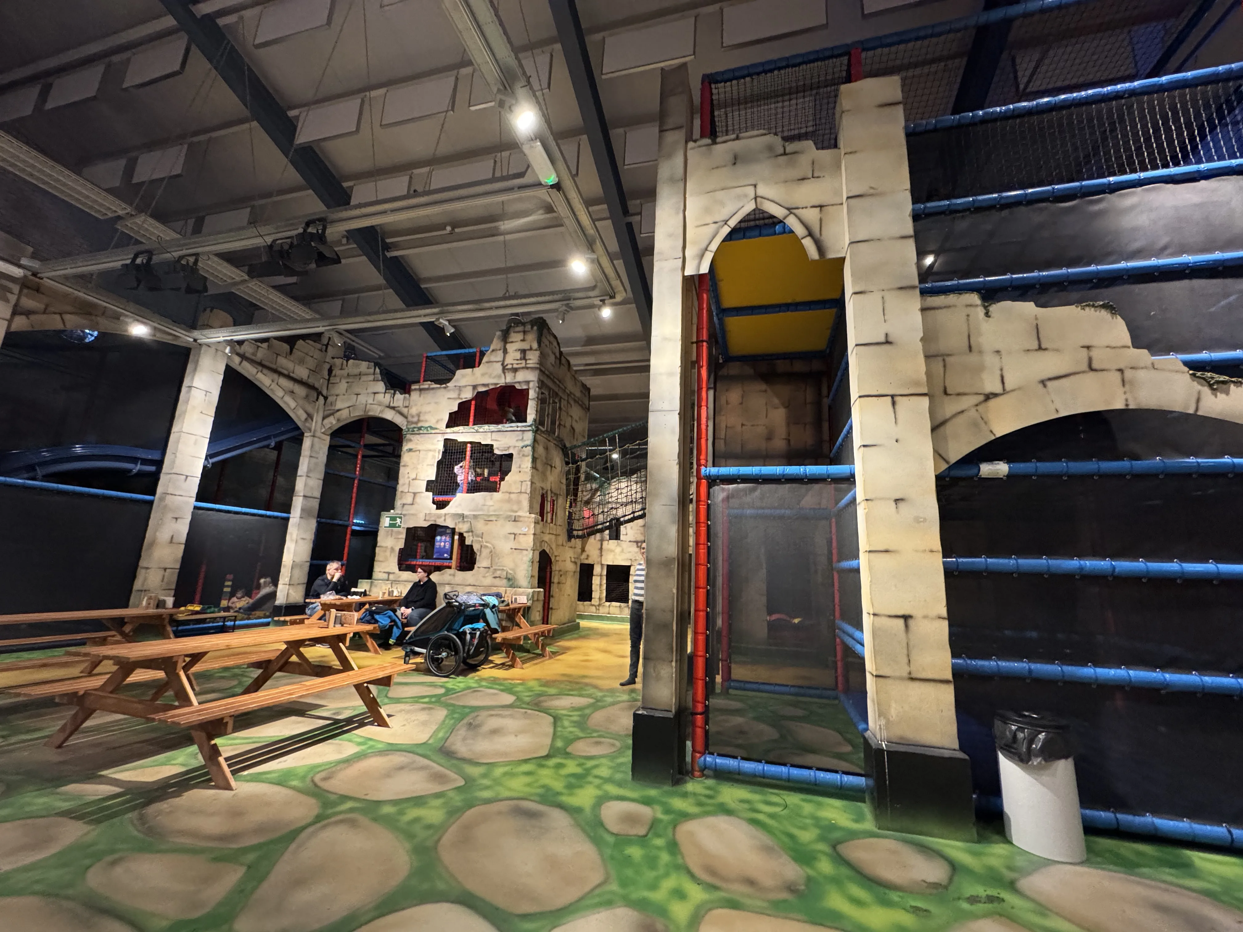 Der große Indoor-Spielplatz