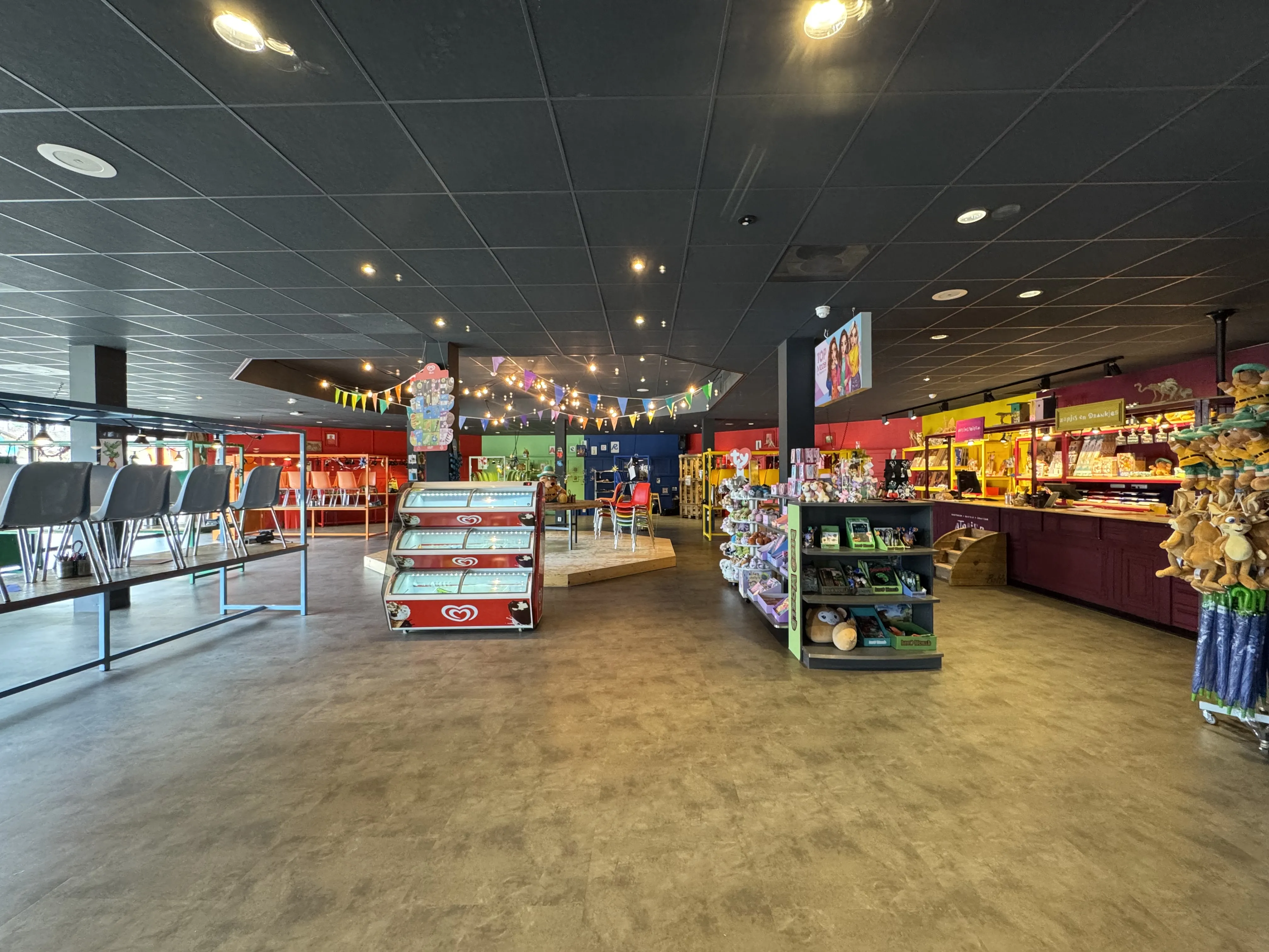 Das Atelier zum Malen, Schneidern und Werkeln