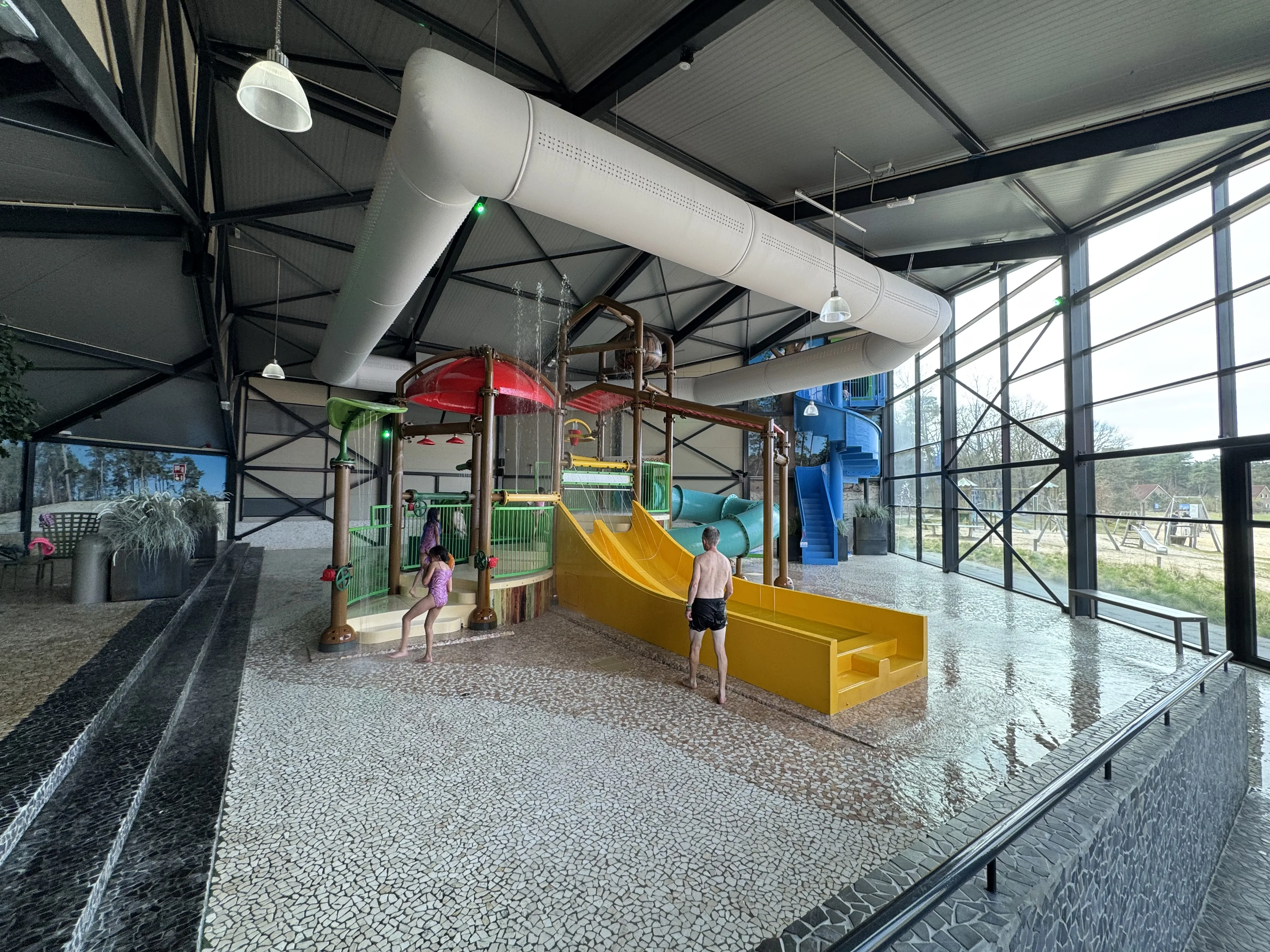 Kleines Waterplay-Haus für ältere Kinder